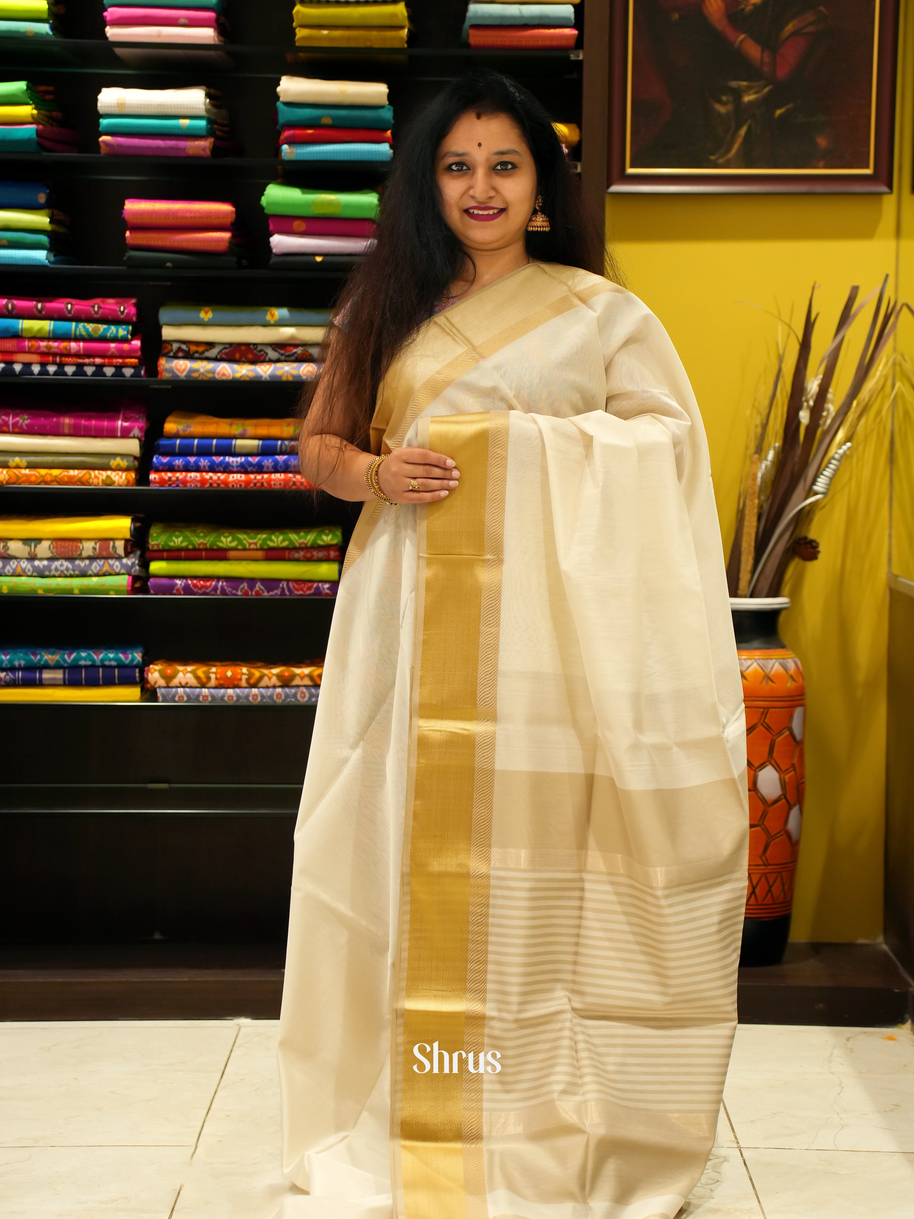 Cream & Beige - Maheshwari Silk Cotton Saree - Shop on ShrusEternity.com