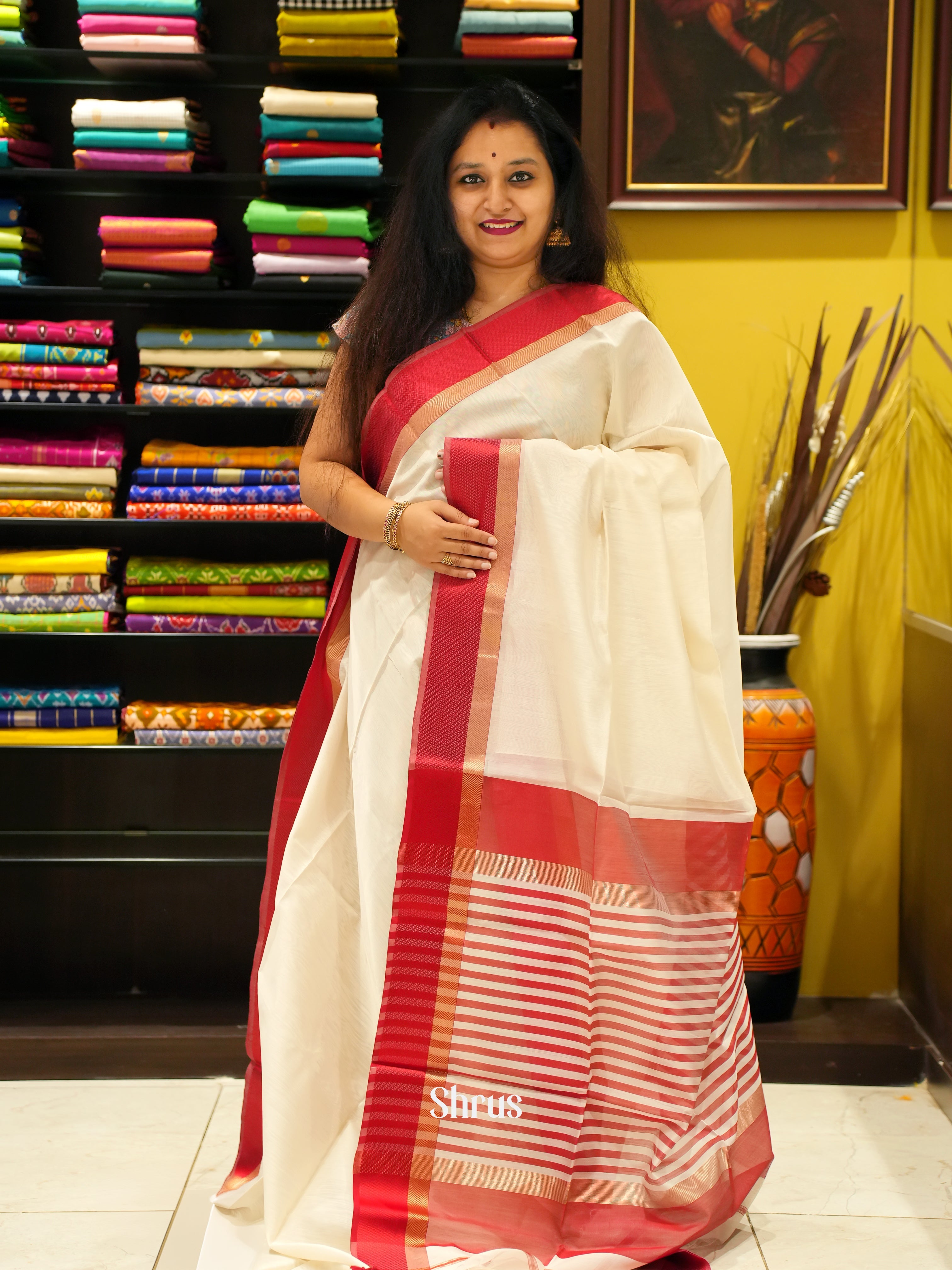 Cream And Red- Maheshwari Silk Cotton Saree - Shop on ShrusEternity.com