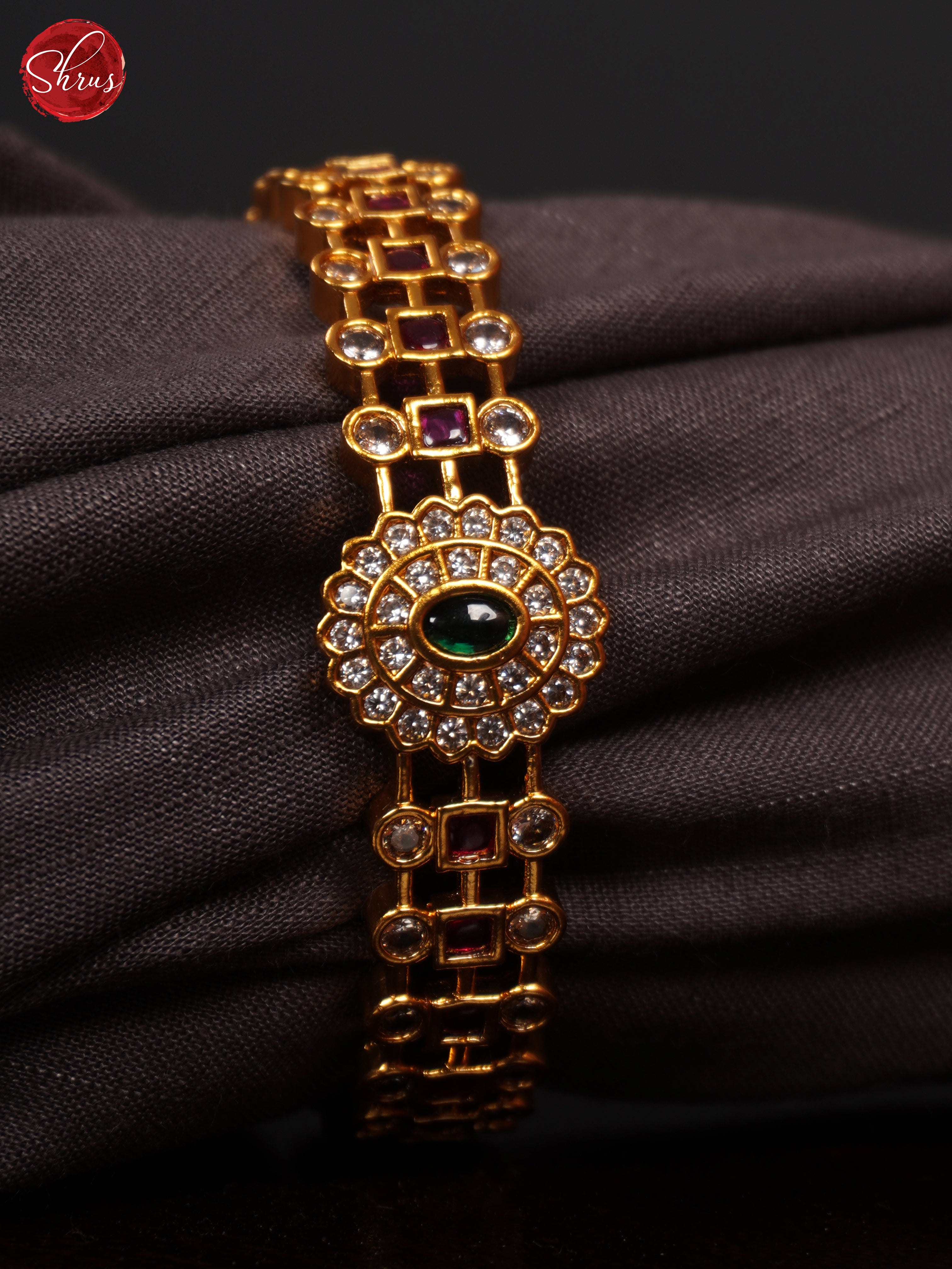 3G21021 - White Stones with Green Emerald Stone - 2.6 - Shop on ShrusEternity.com