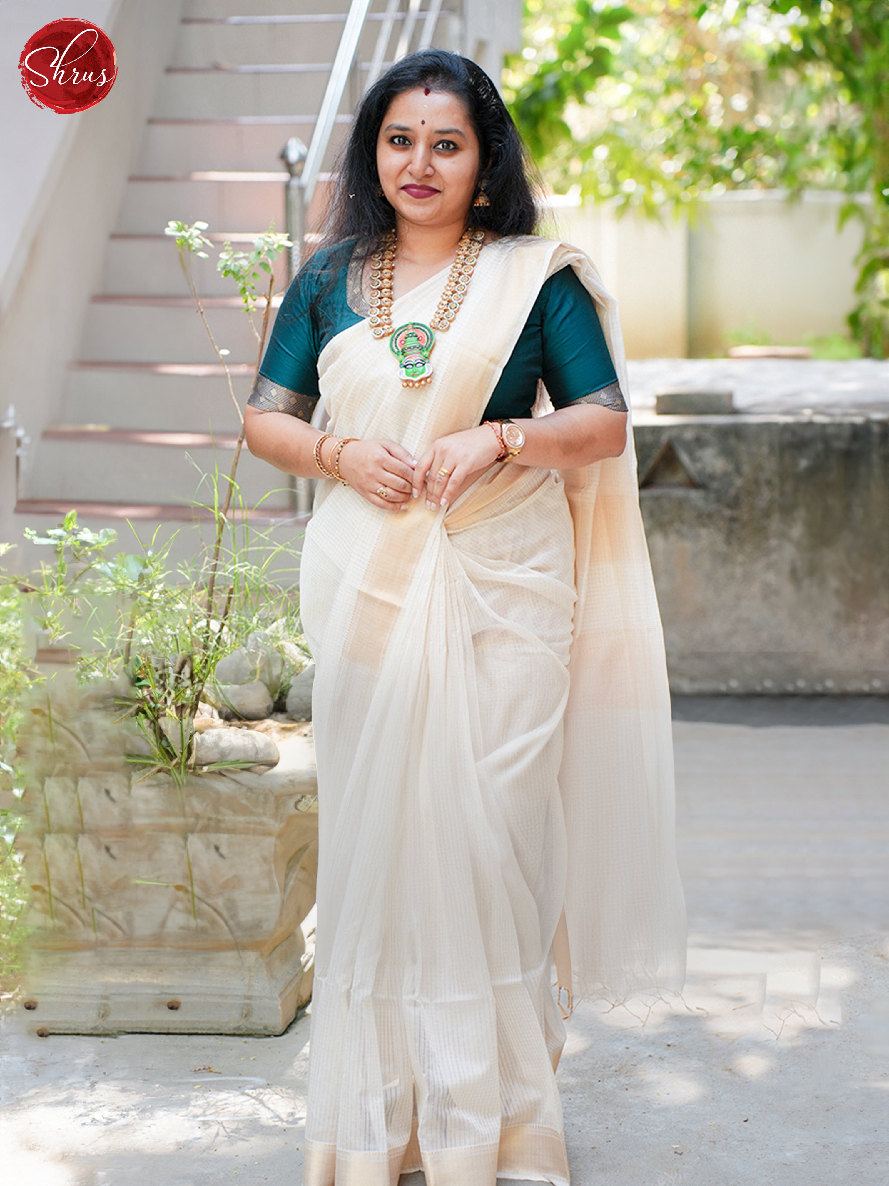 Cream(Single Tone)- Maheshwari SIlk Cotton Saree - Shop on ShrusEternity.com
