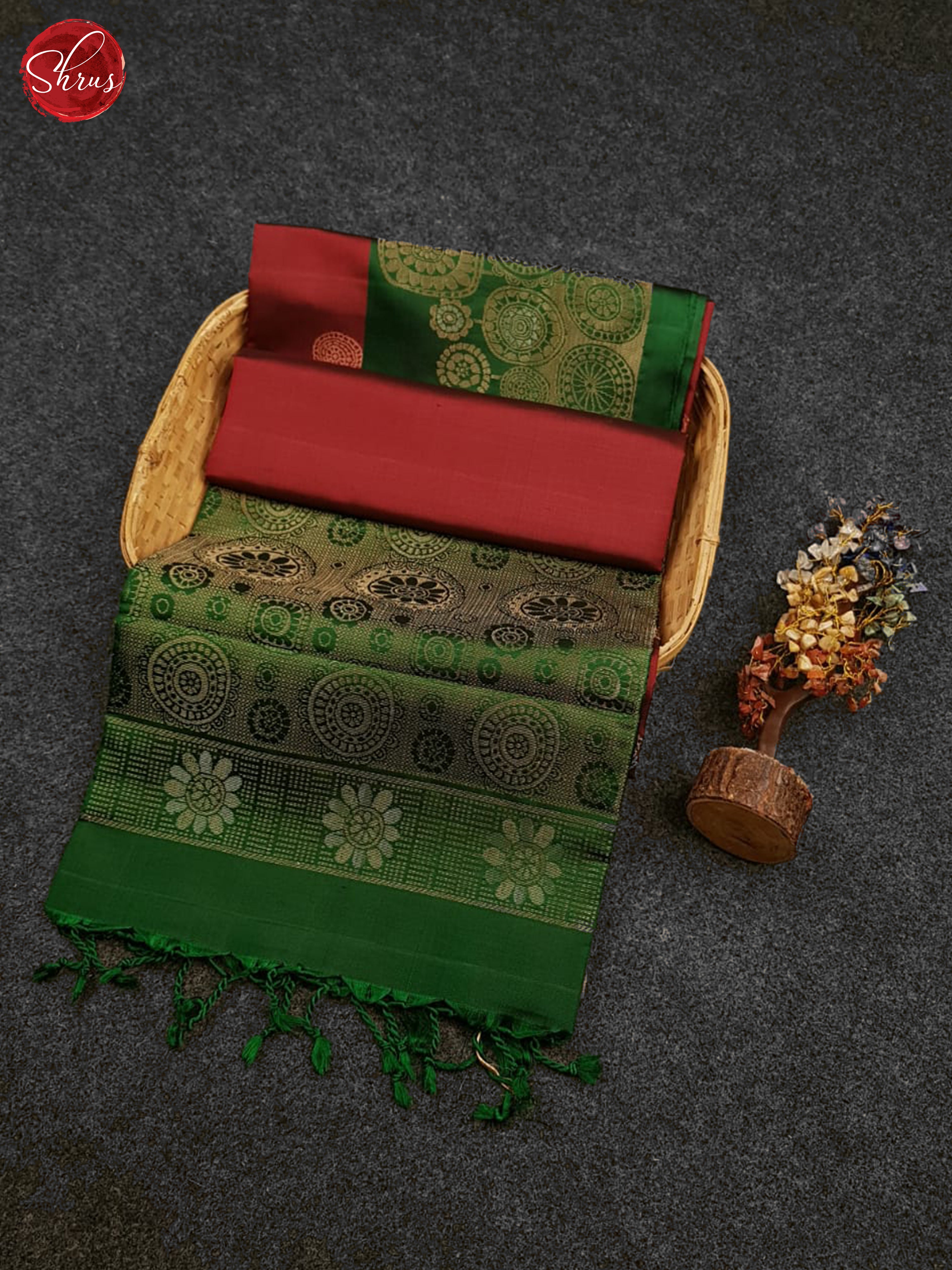 Arakku Maroon & Green - Soft Silk Saree with zari woven floral buttas on the body & Zari Border - Shop on ShrusEternity.com