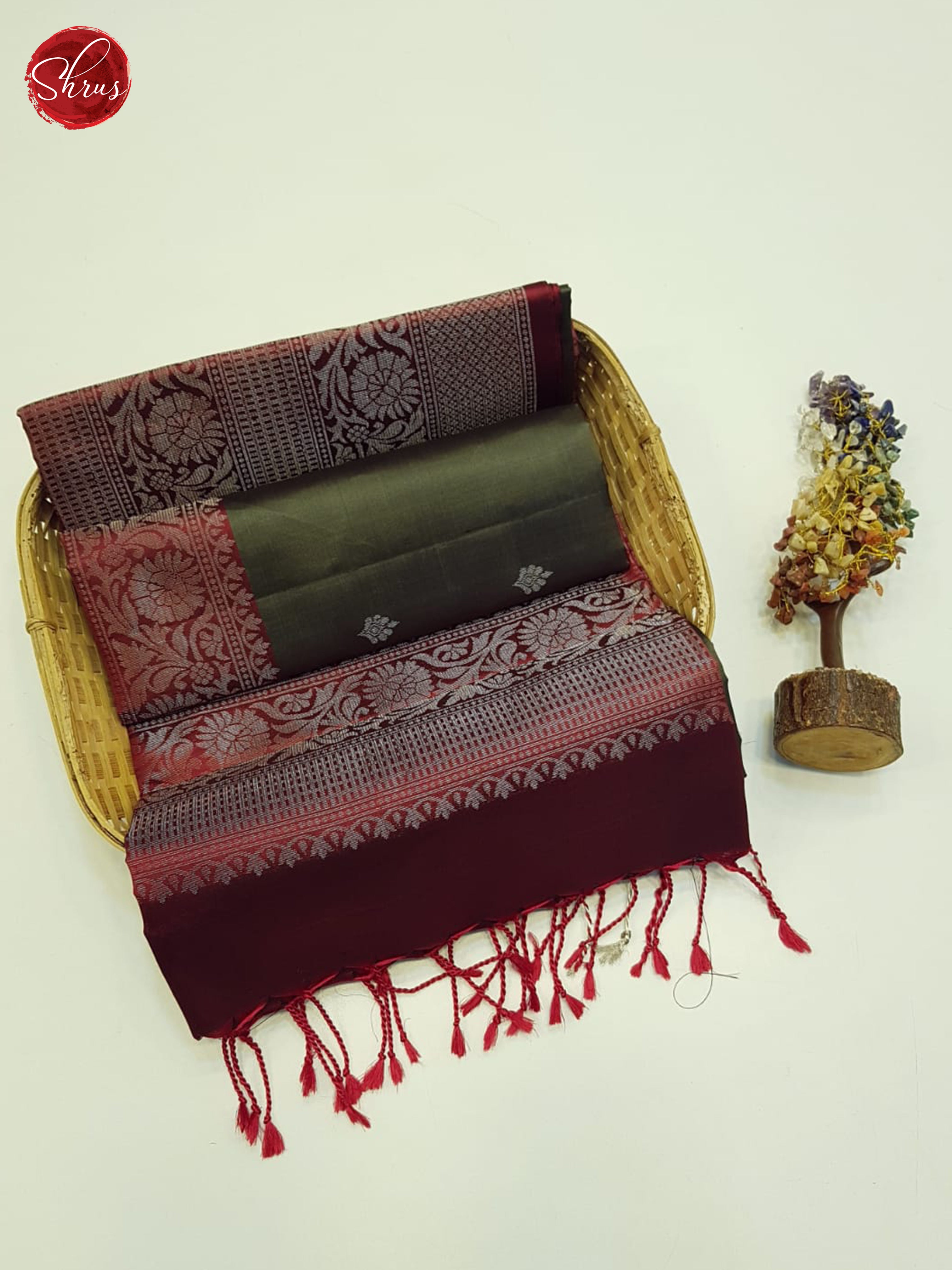 Green and Maroon - Soft silk - Shop on ShrusEternity.com