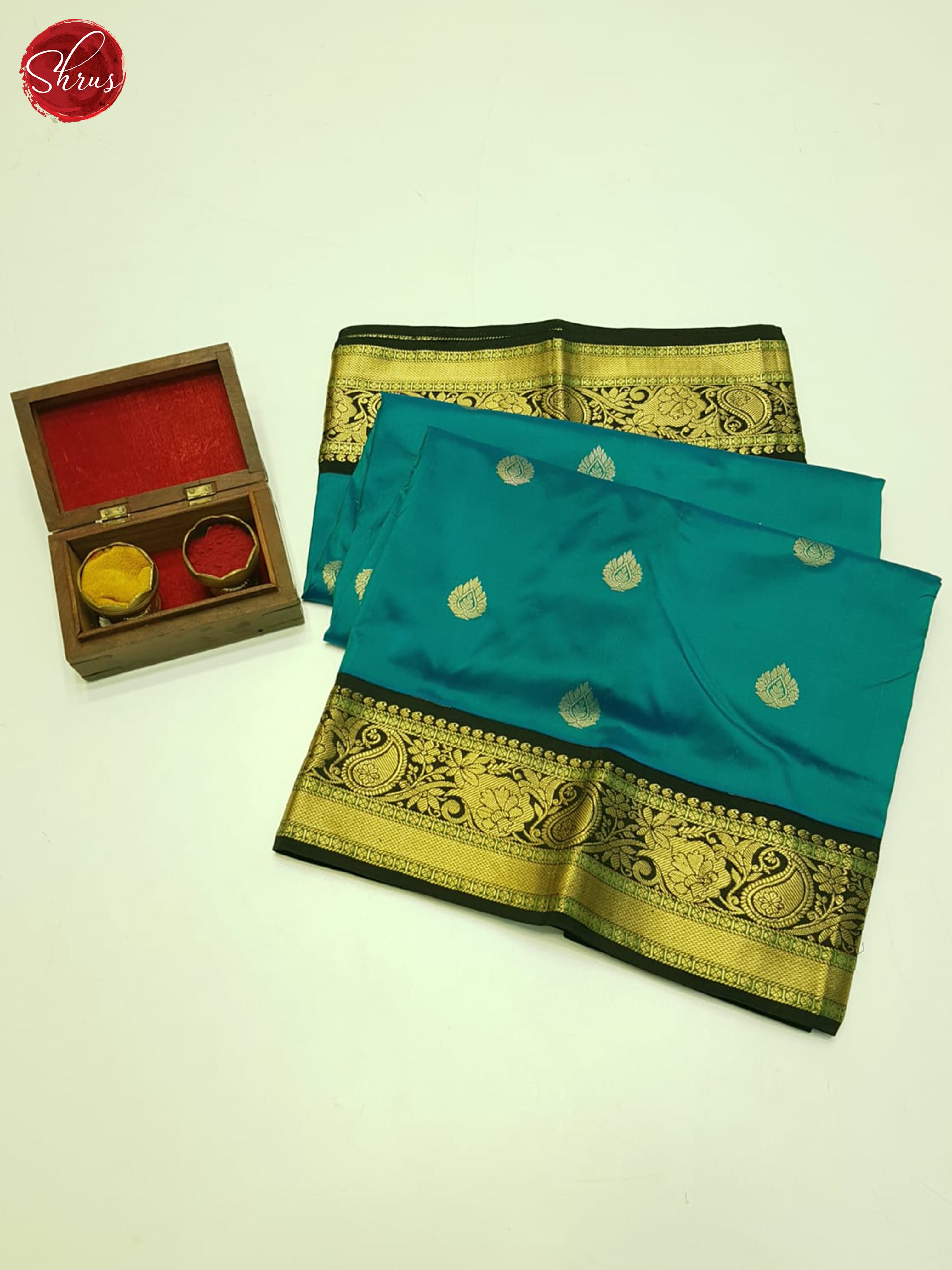 Vibrant Blue And Black Korvai Kanchipuram Silk Saree With Zari Woven Floral Buttas-1