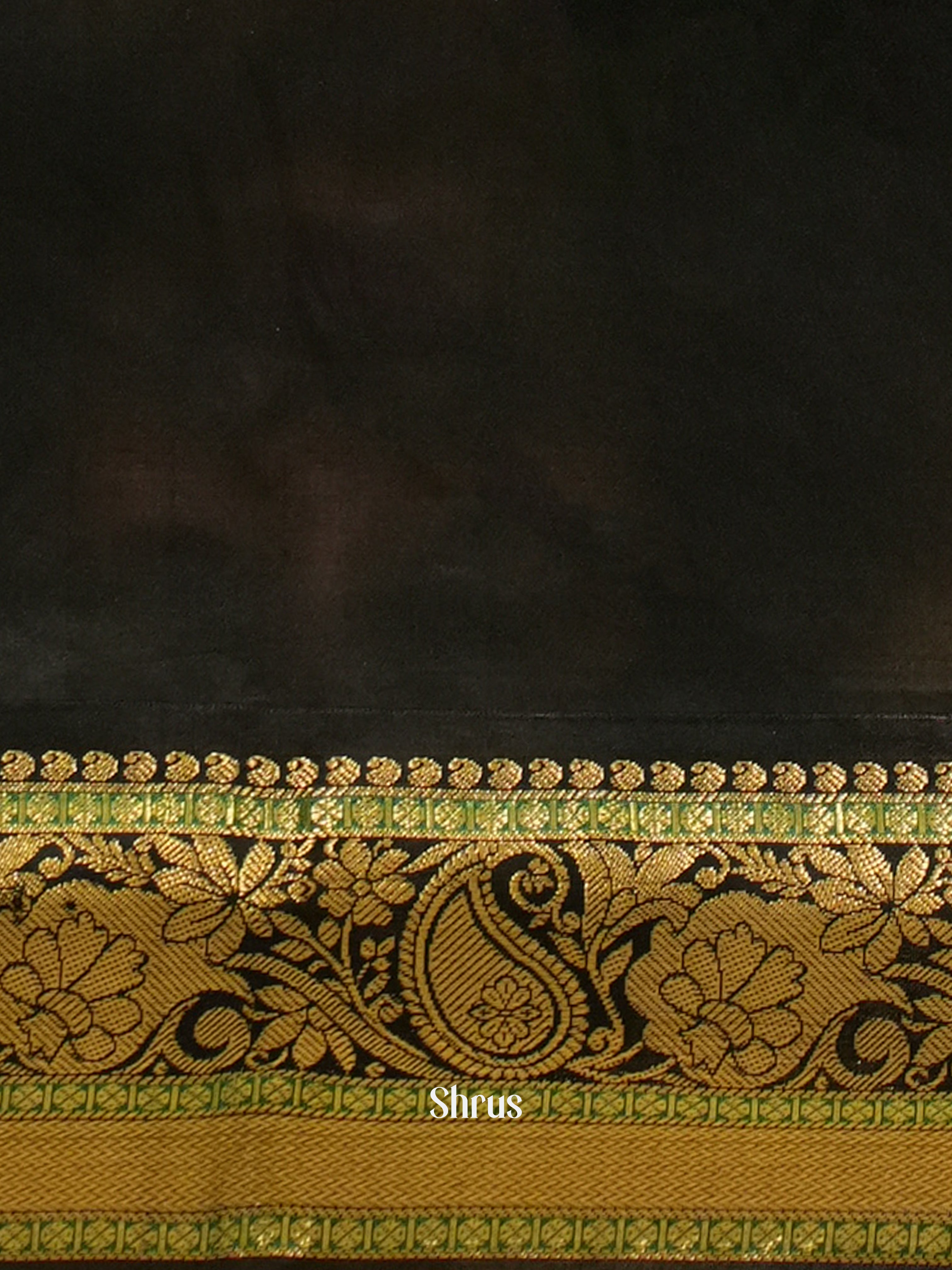 Enchanting Green and black Korvai Kanchipuram Silk saree With Zari Woven Golden Buttas-2