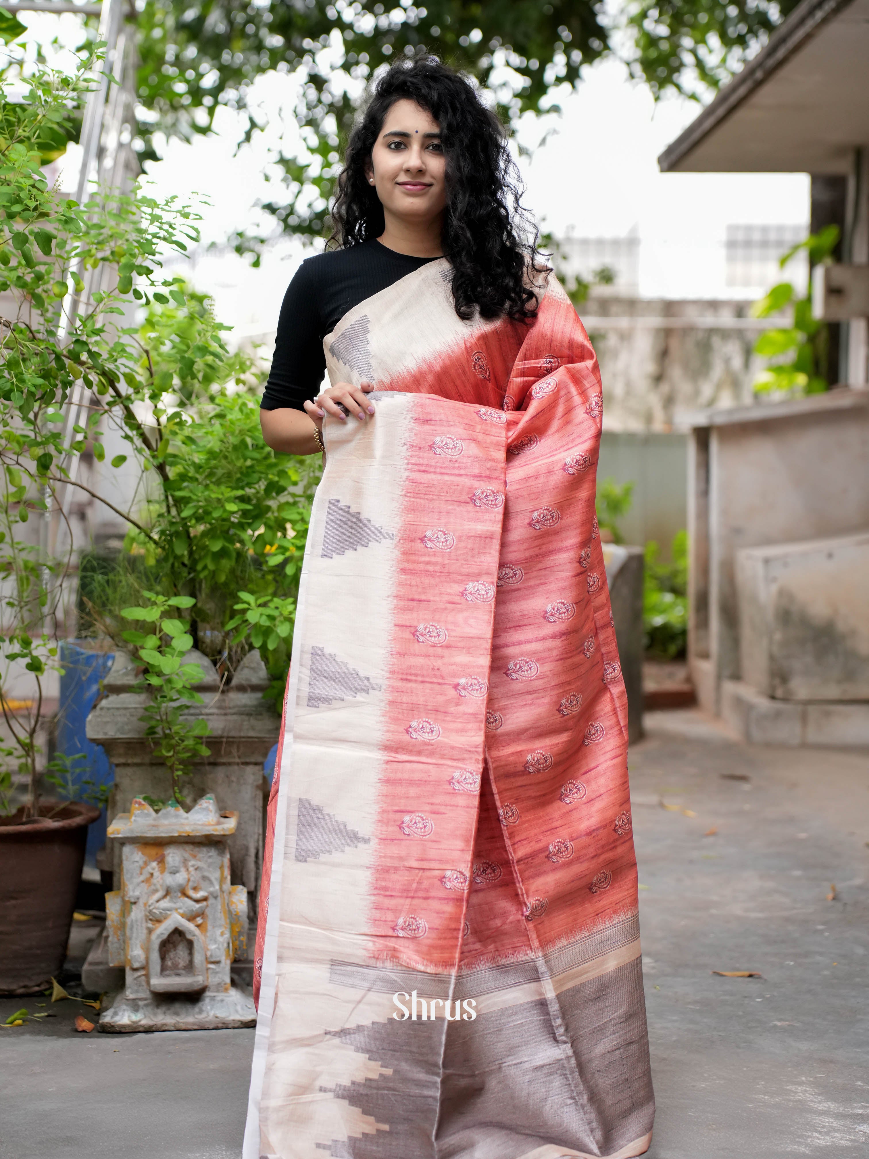 BES28163 - Semi Tussar Saree - Shop on ShrusEternity.com