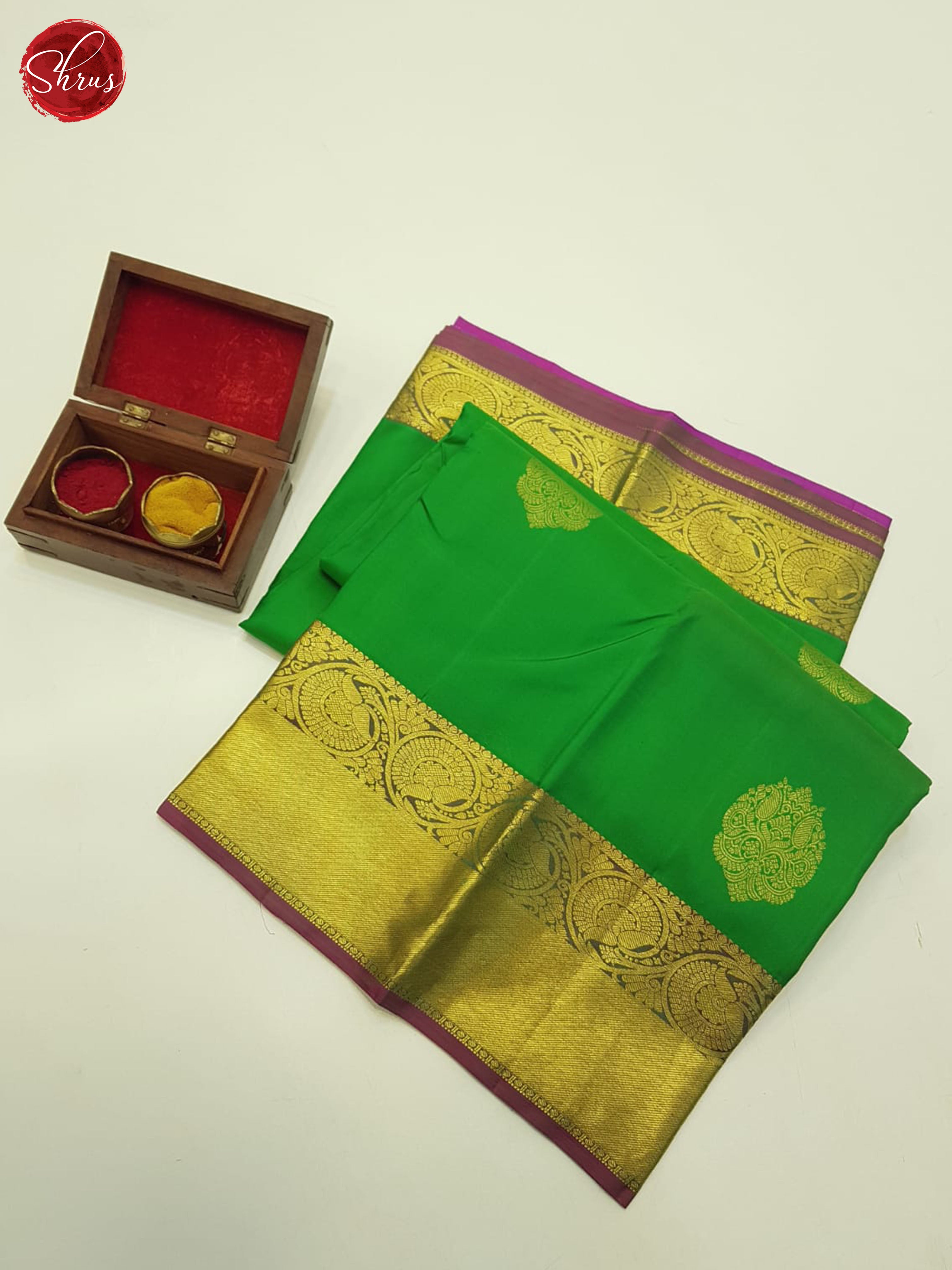 Ethreal Green & Majenta Korvai Kanchipuram Silk Saree With Golden Zari Woven Floral Motifs-1