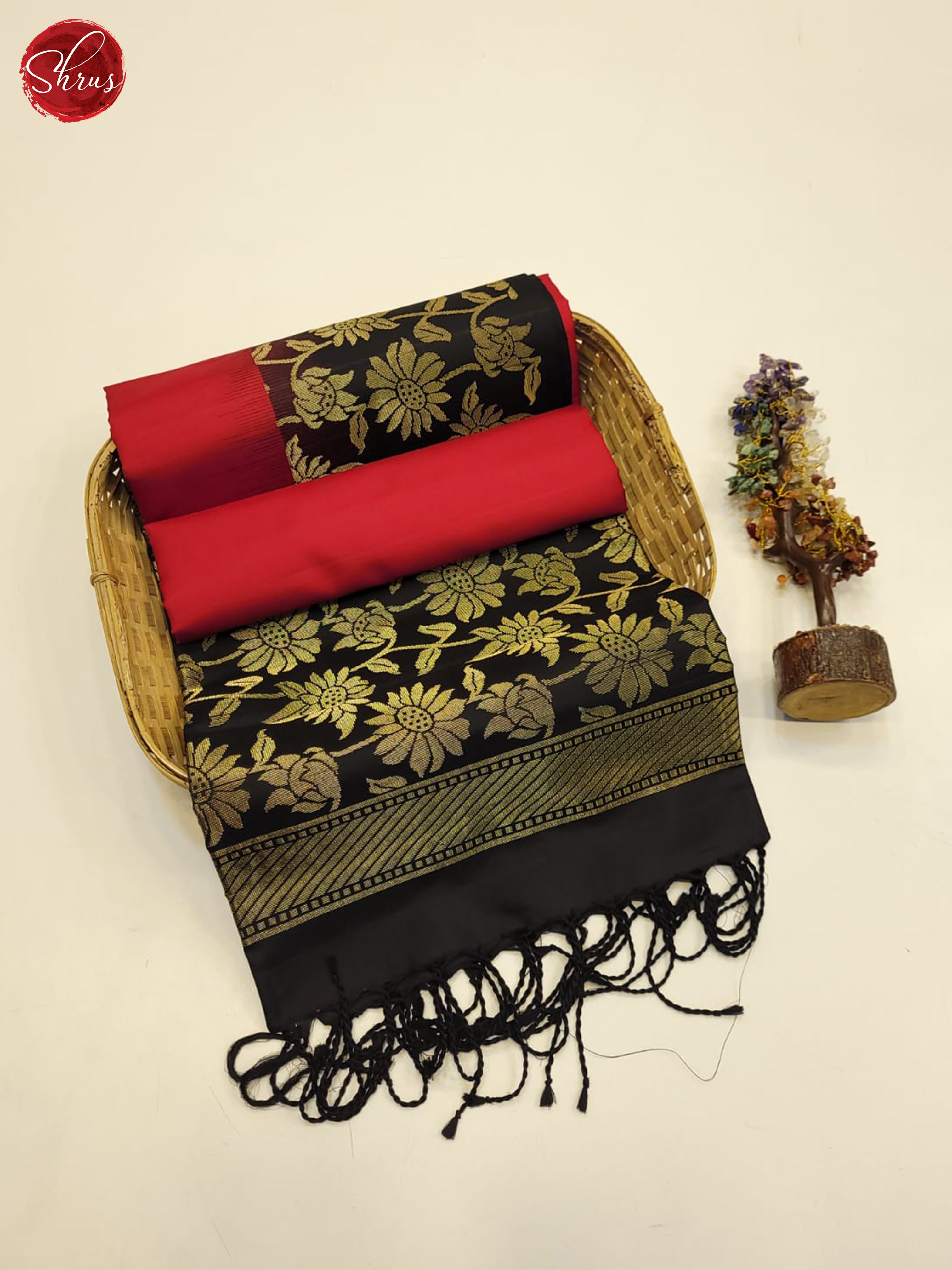 Red and black - Shop on ShrusEternity.com