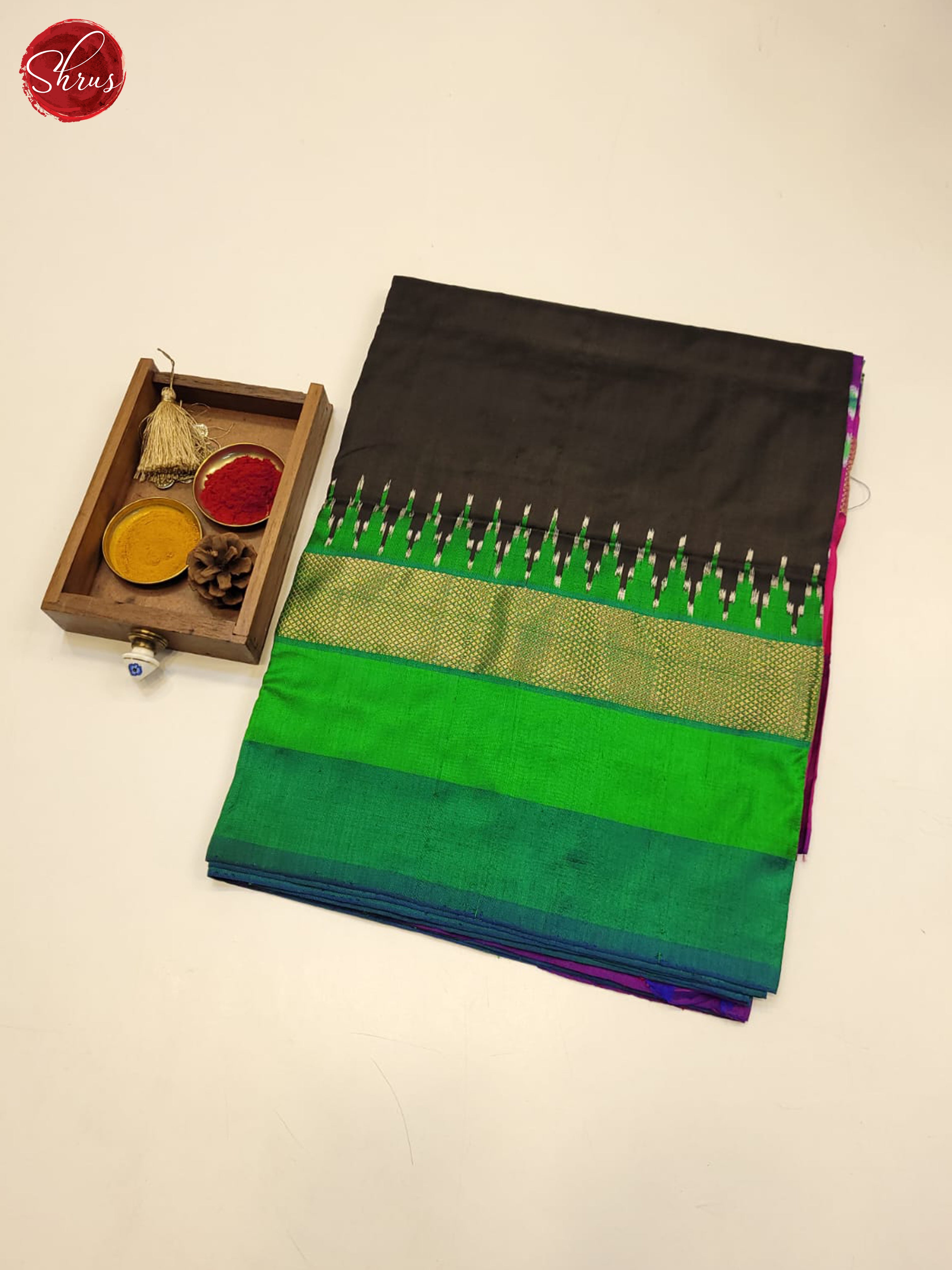 Black and pink- Ikkat Silk Saree(Ganga Jamuna Border) - Shop on ShrusEternity.com