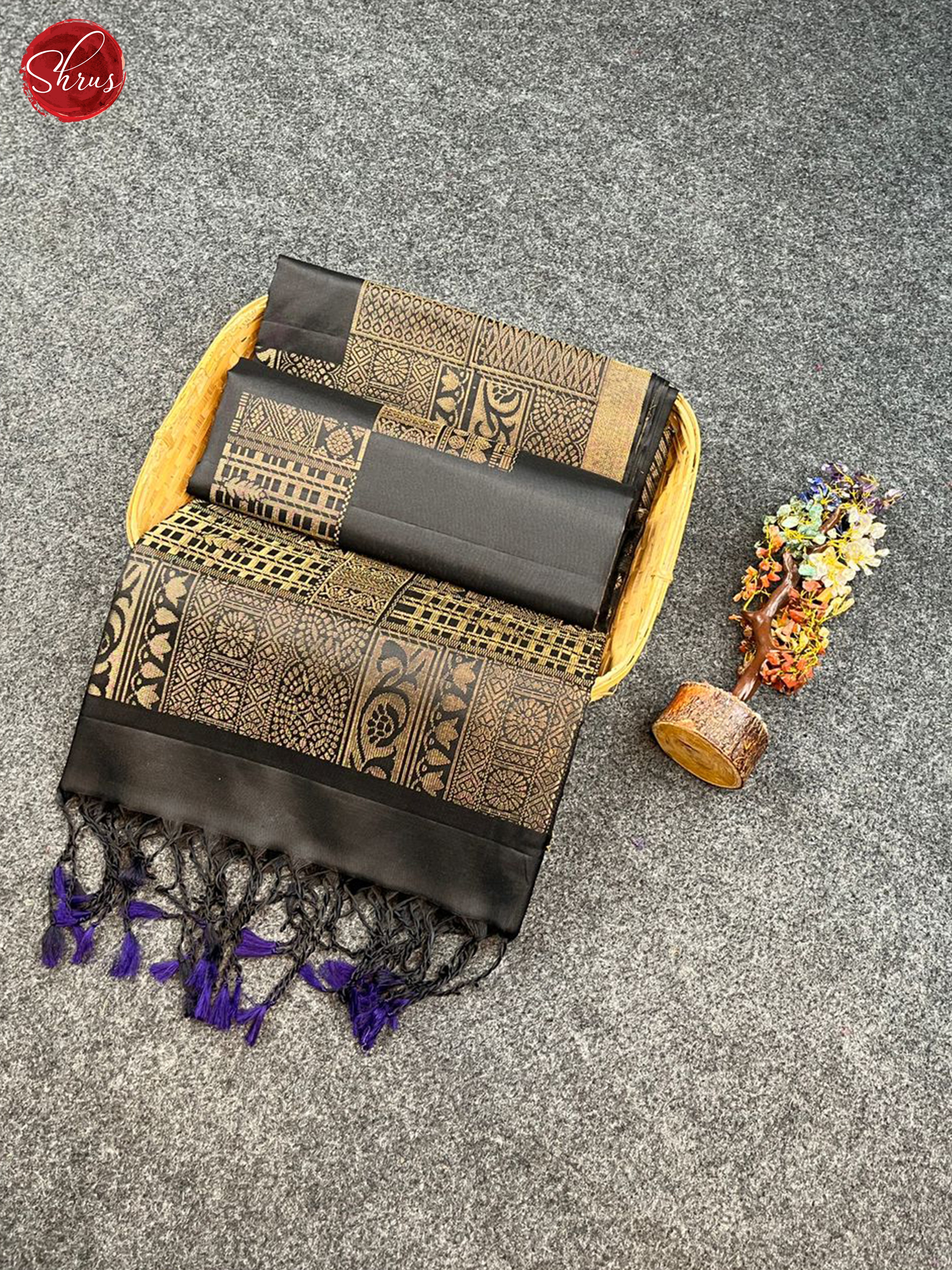 BGS12111 - Soft silk Saree - Shop on ShrusEternity.com