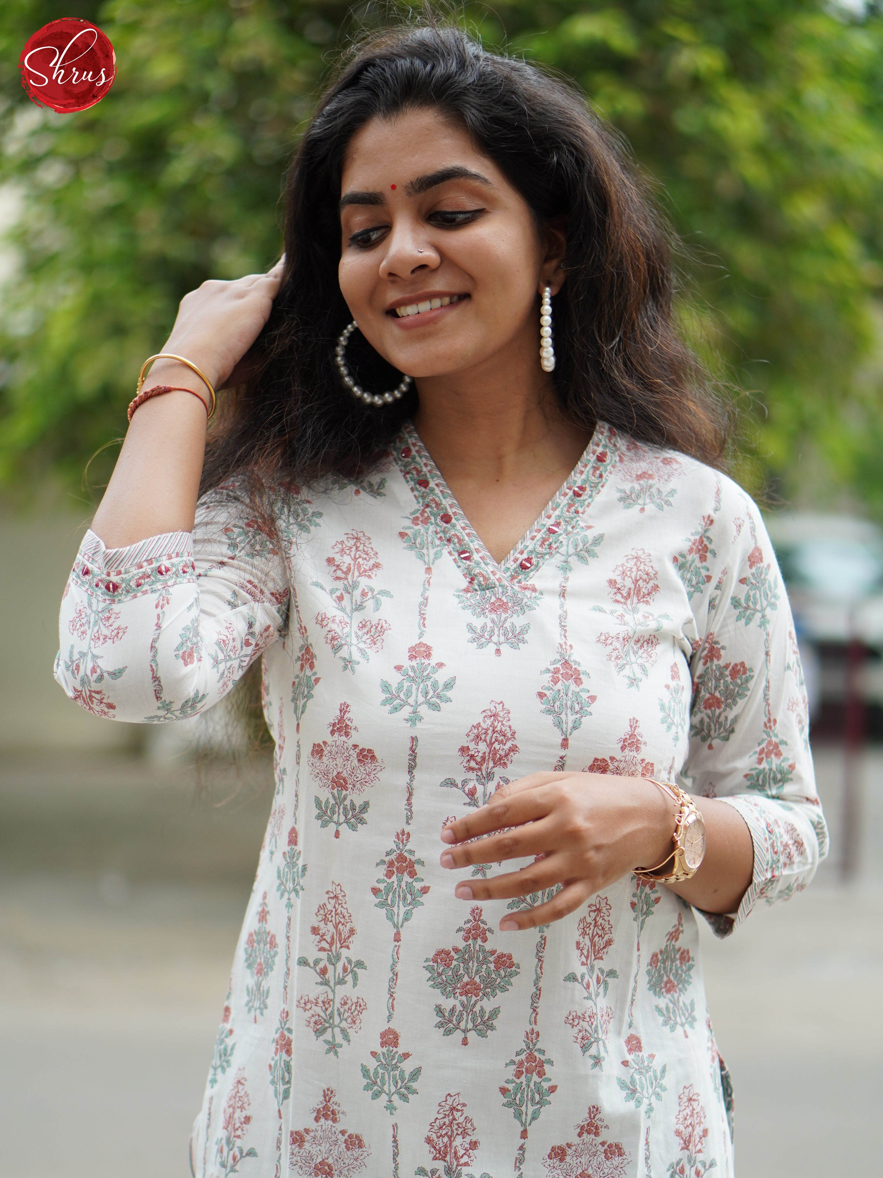 BGS26067 - Readymade kurti - Shop on ShrusEternity.com