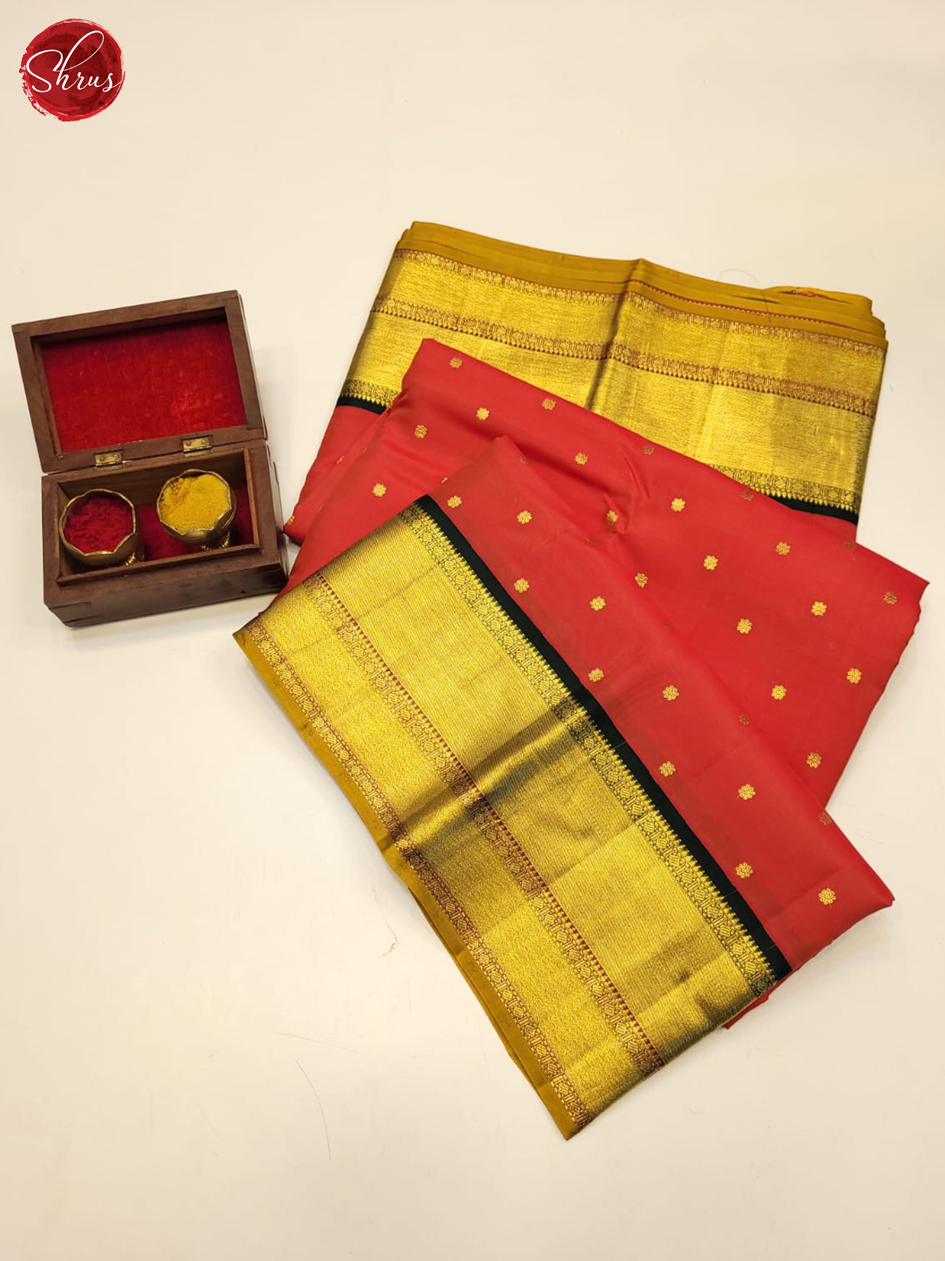Red and Green Korvai Kanchipuram silk Saree With Golden Zari Woven Dot Buttas-2