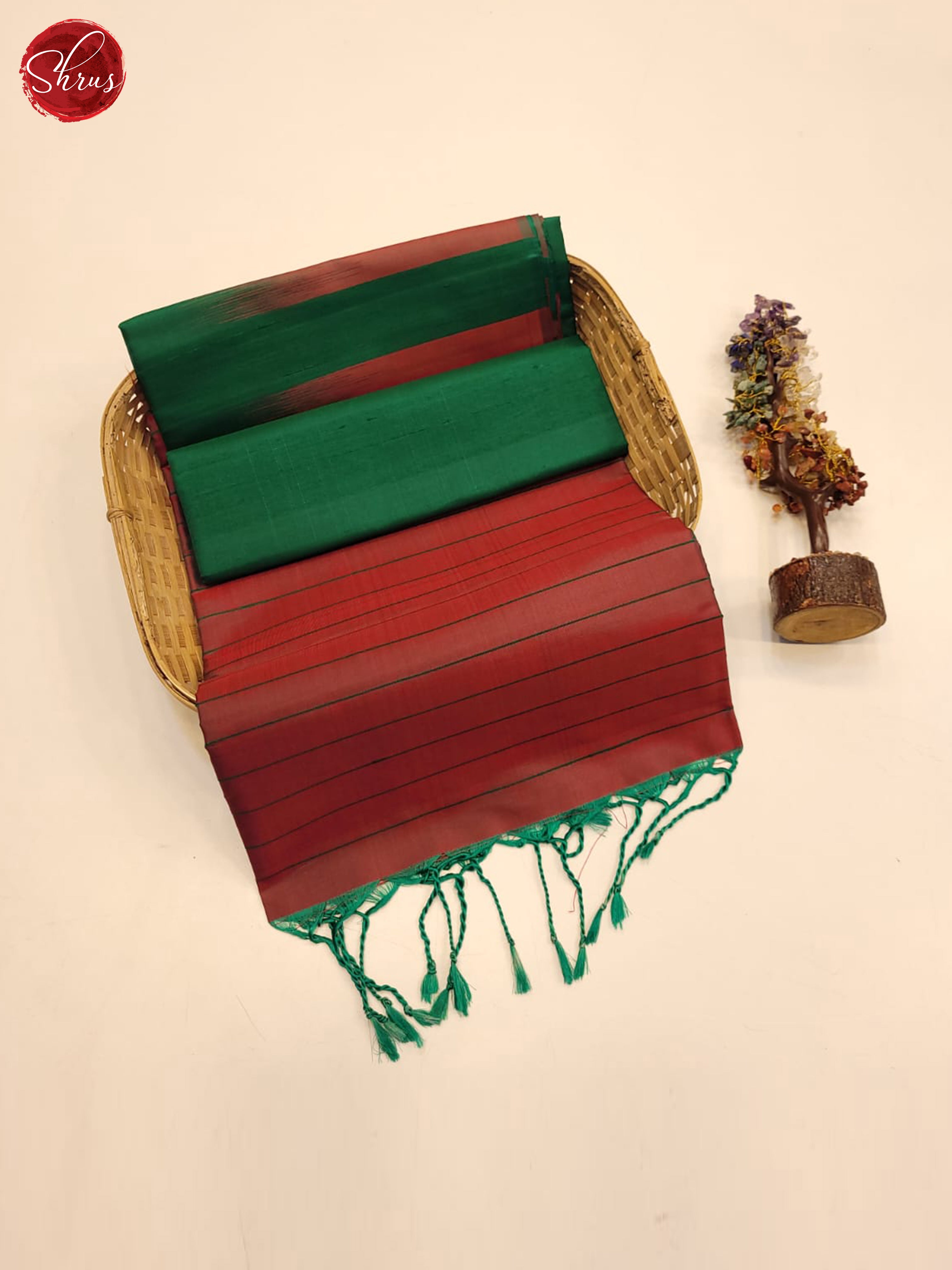 Green and Red - Shop on ShrusEternity.com