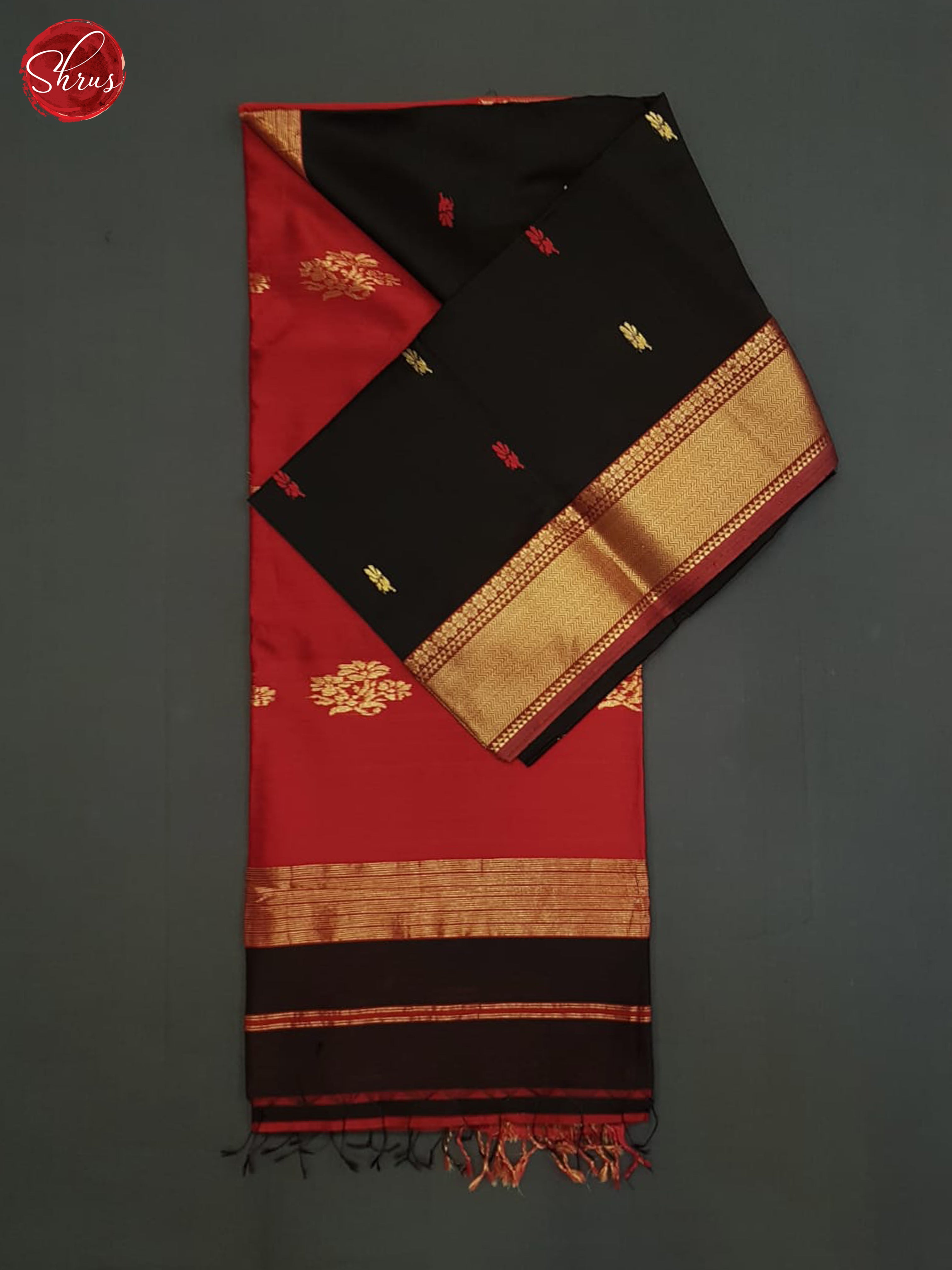 Black And Red- Maheshwari Silk Cotton Saree - Shop on ShrusEternity.com