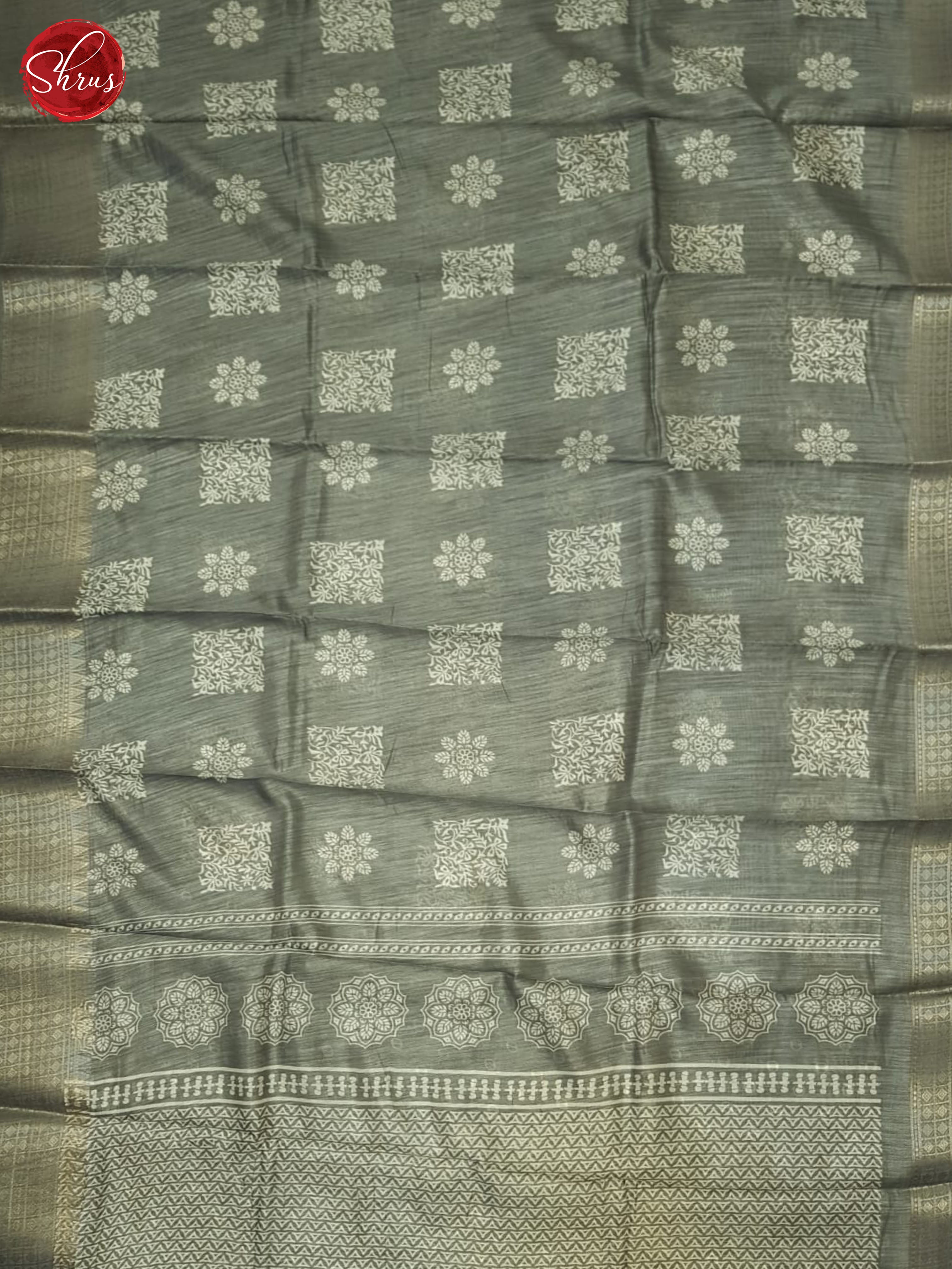 Grey(Single Tone) - Semi crepe Saree - Shop on ShrusEternity.com