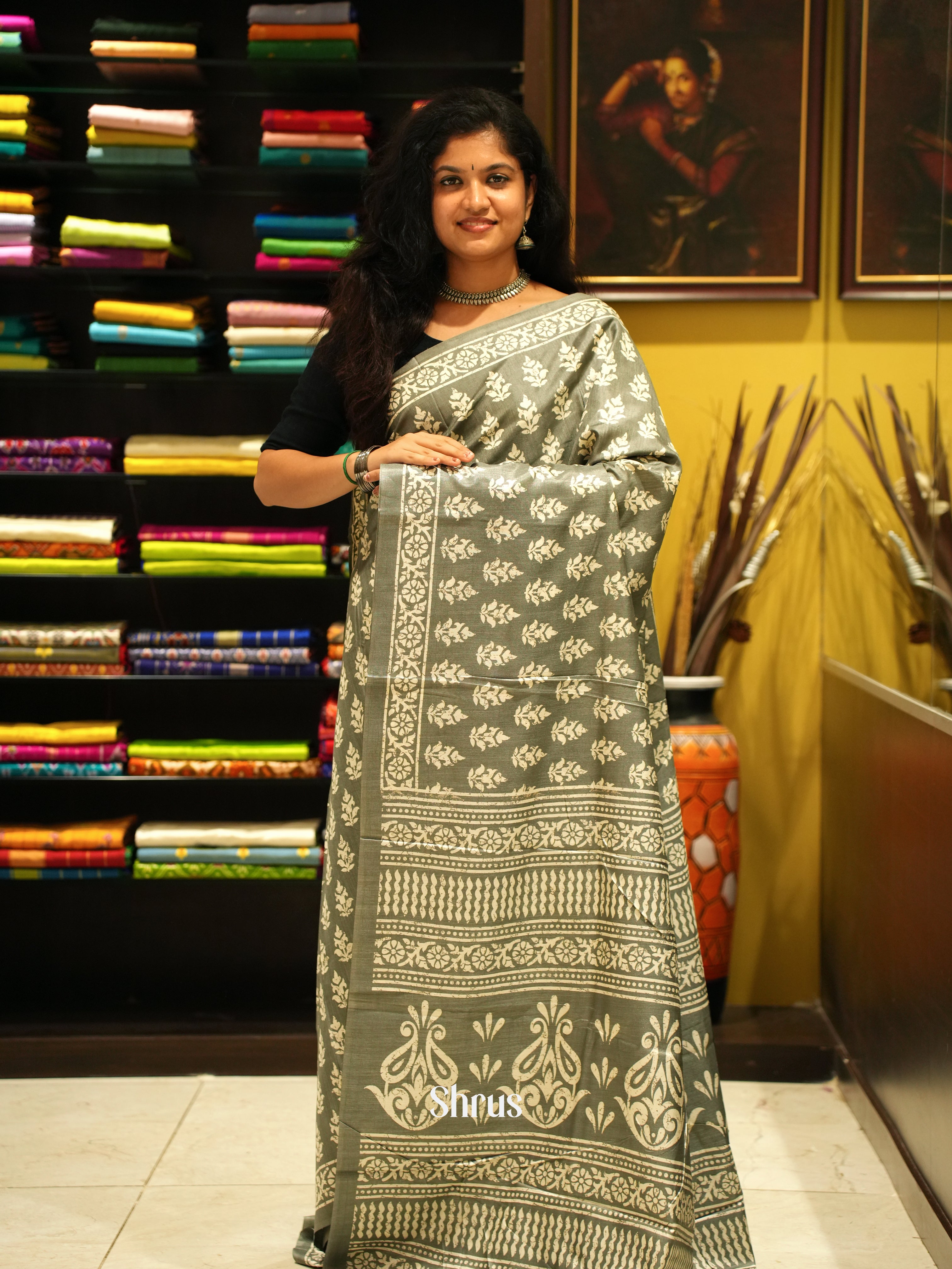 grey(Single tone) - Semi Crepe Saree - Shop on ShrusEternity.com