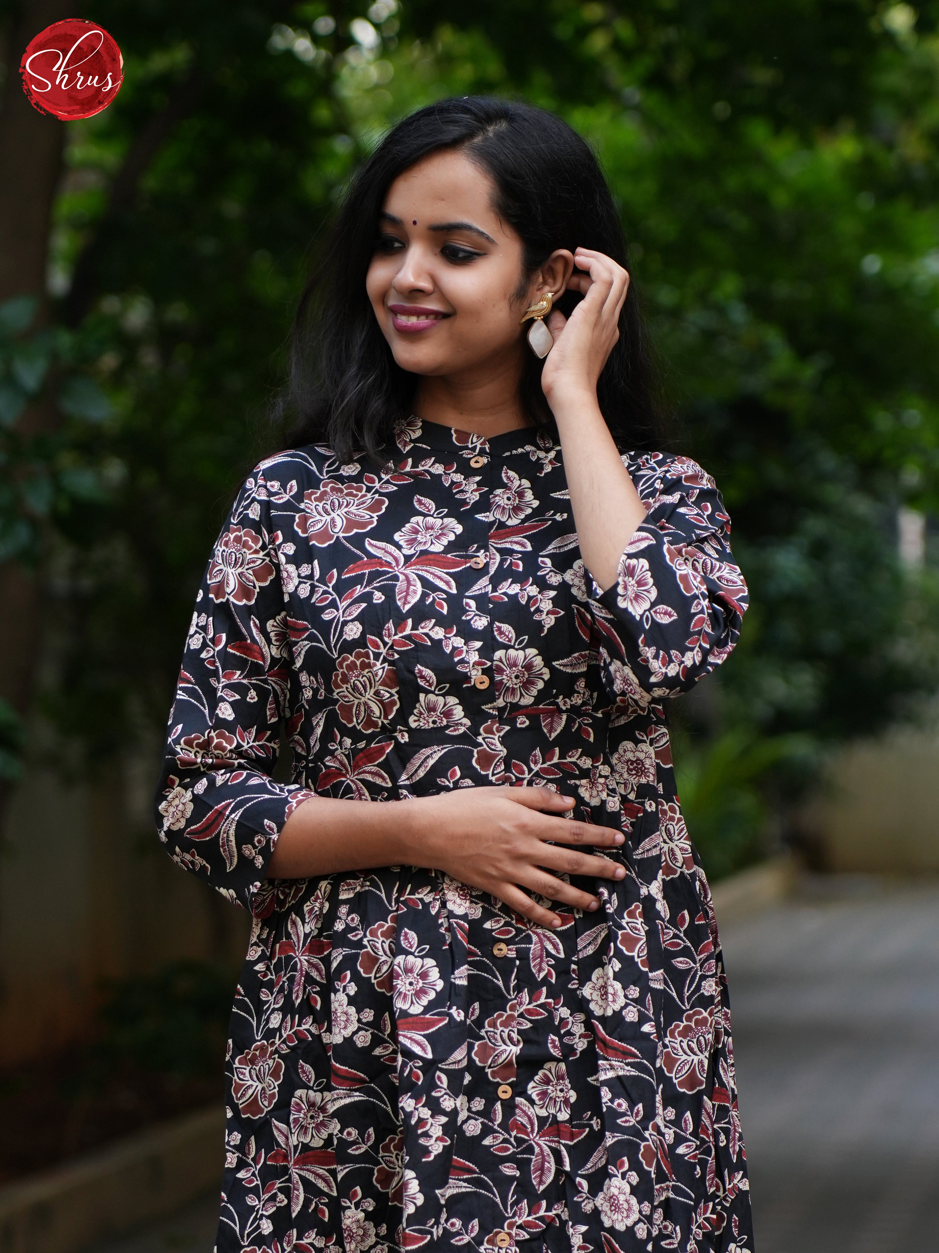 Black - Floral printed Readymade Kurti - Shop on ShrusEternity.com