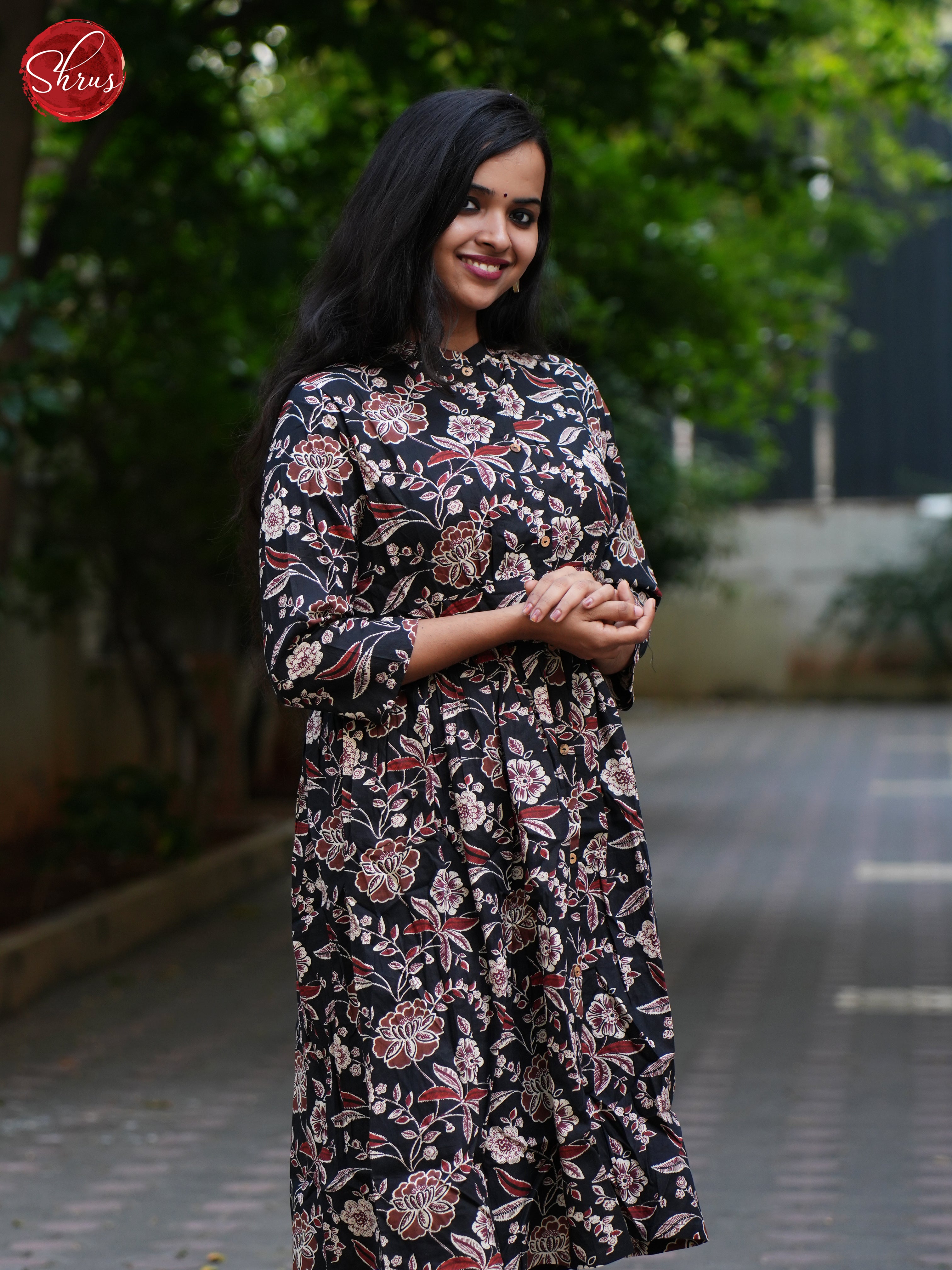 Black - Floral printed Readymade Kurti - Shop on ShrusEternity.com