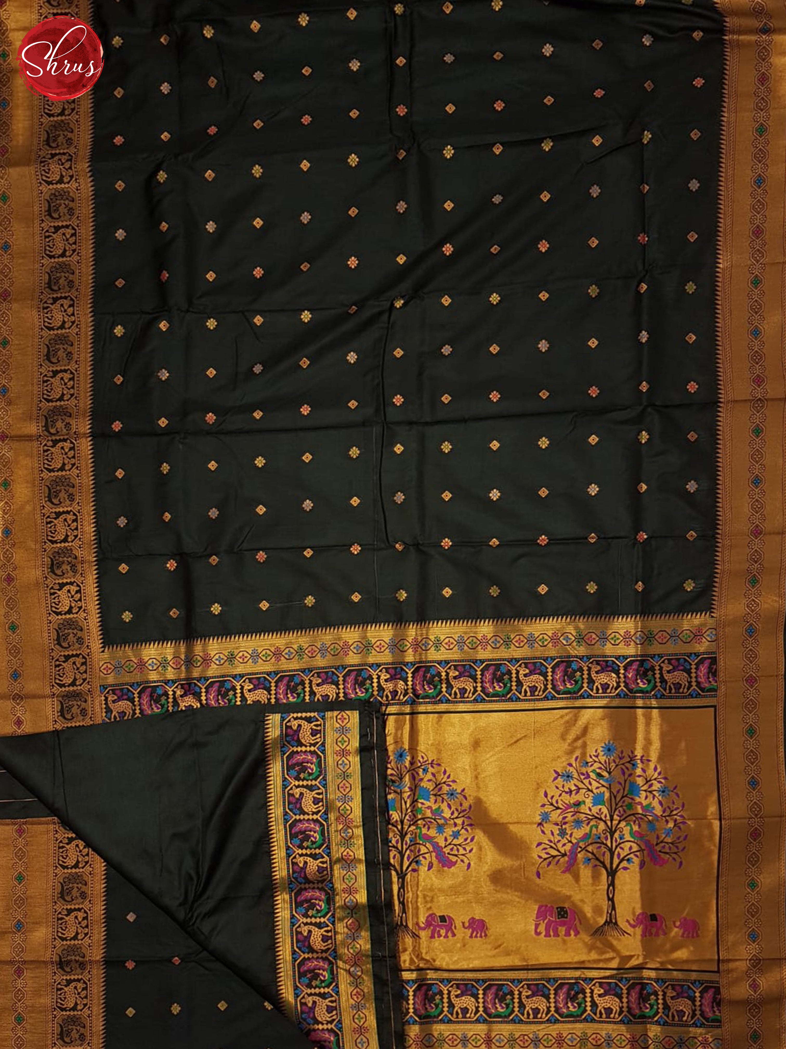 Black - Shop on ShrusEternity.com