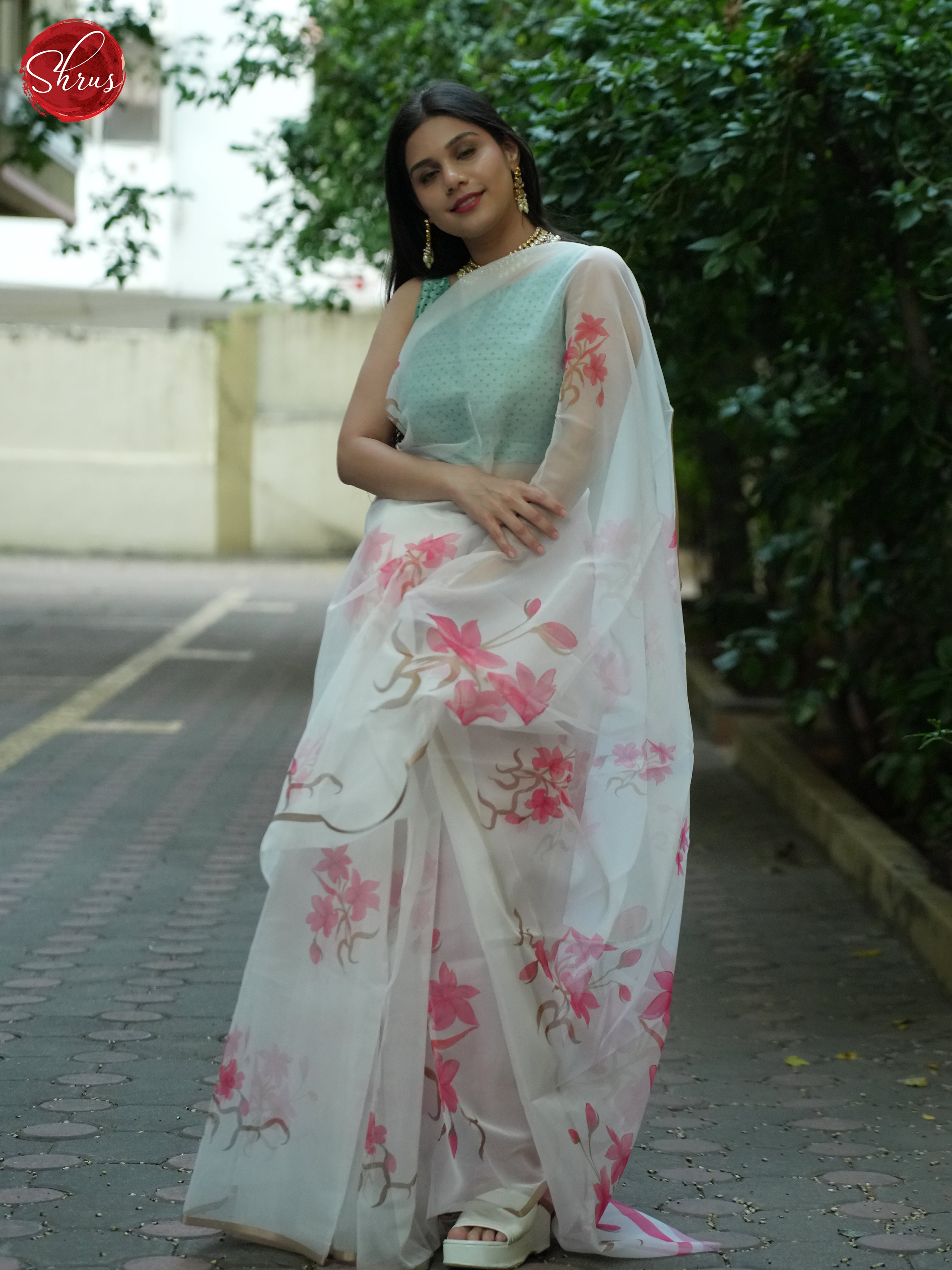 Cream And pink-Semi Organza saree - Shop on ShrusEternity.com