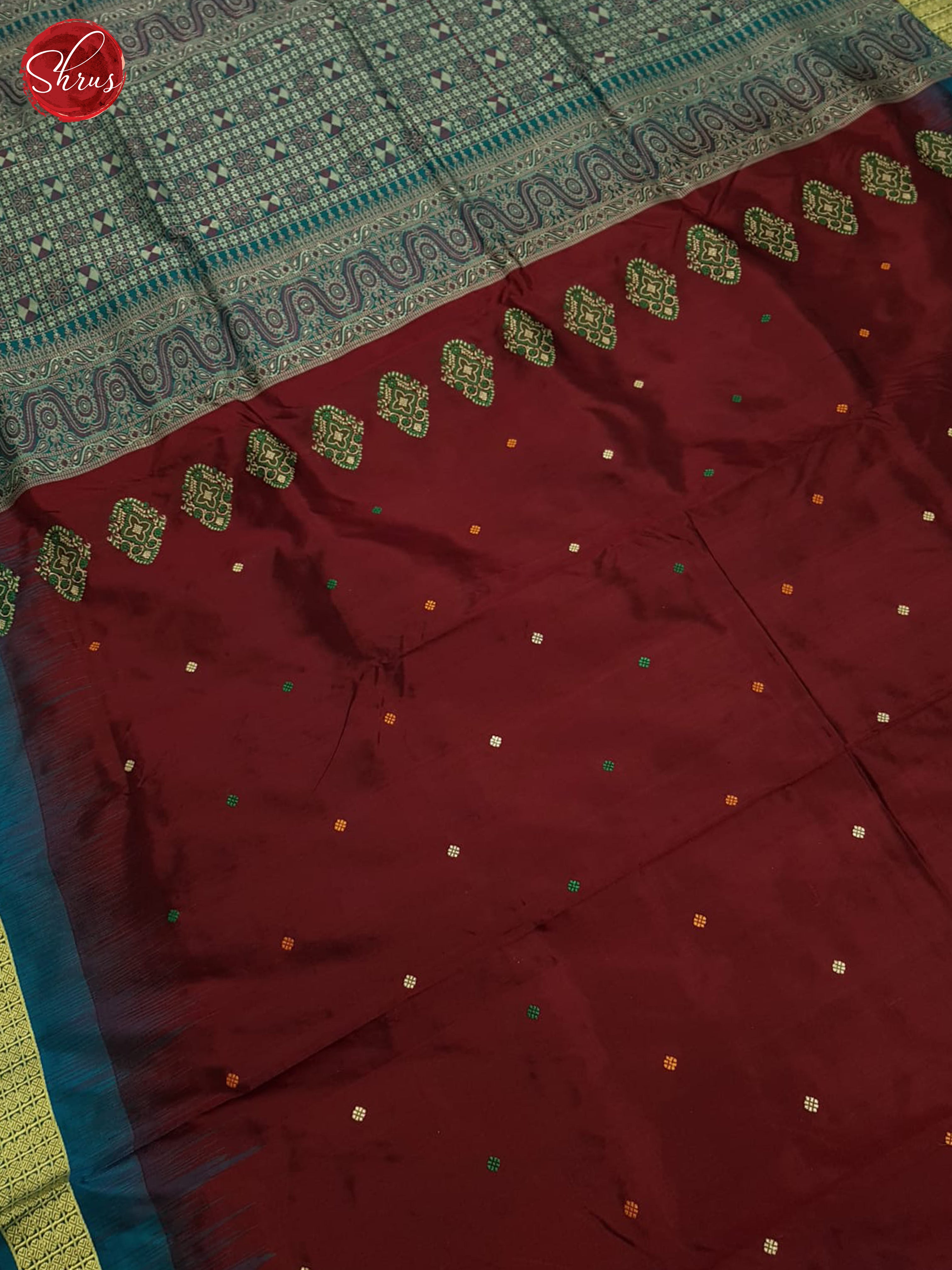 Arraku Marron And Peacock Neck - Shop on ShrusEternity.com