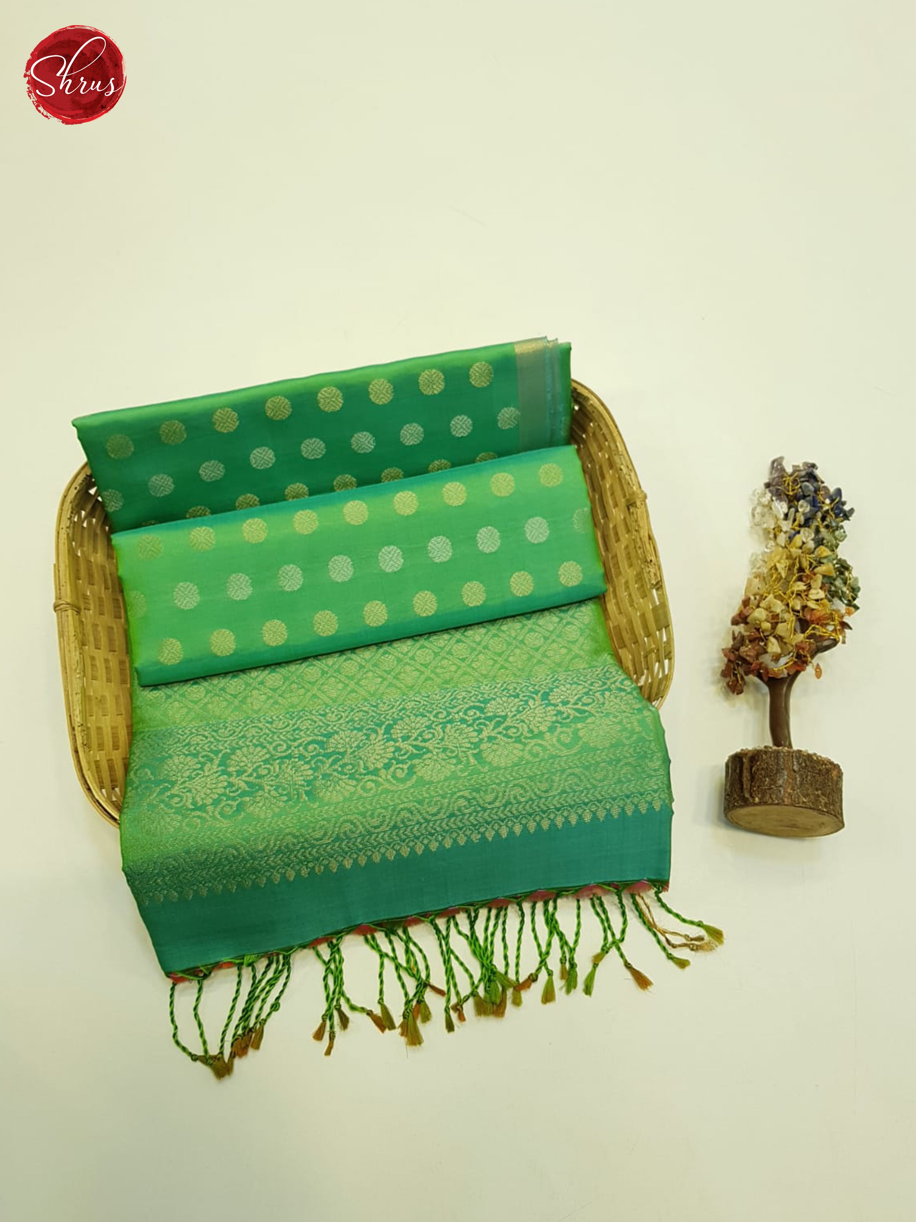 Green And Orangeish Pink - Shop on ShrusEternity.com