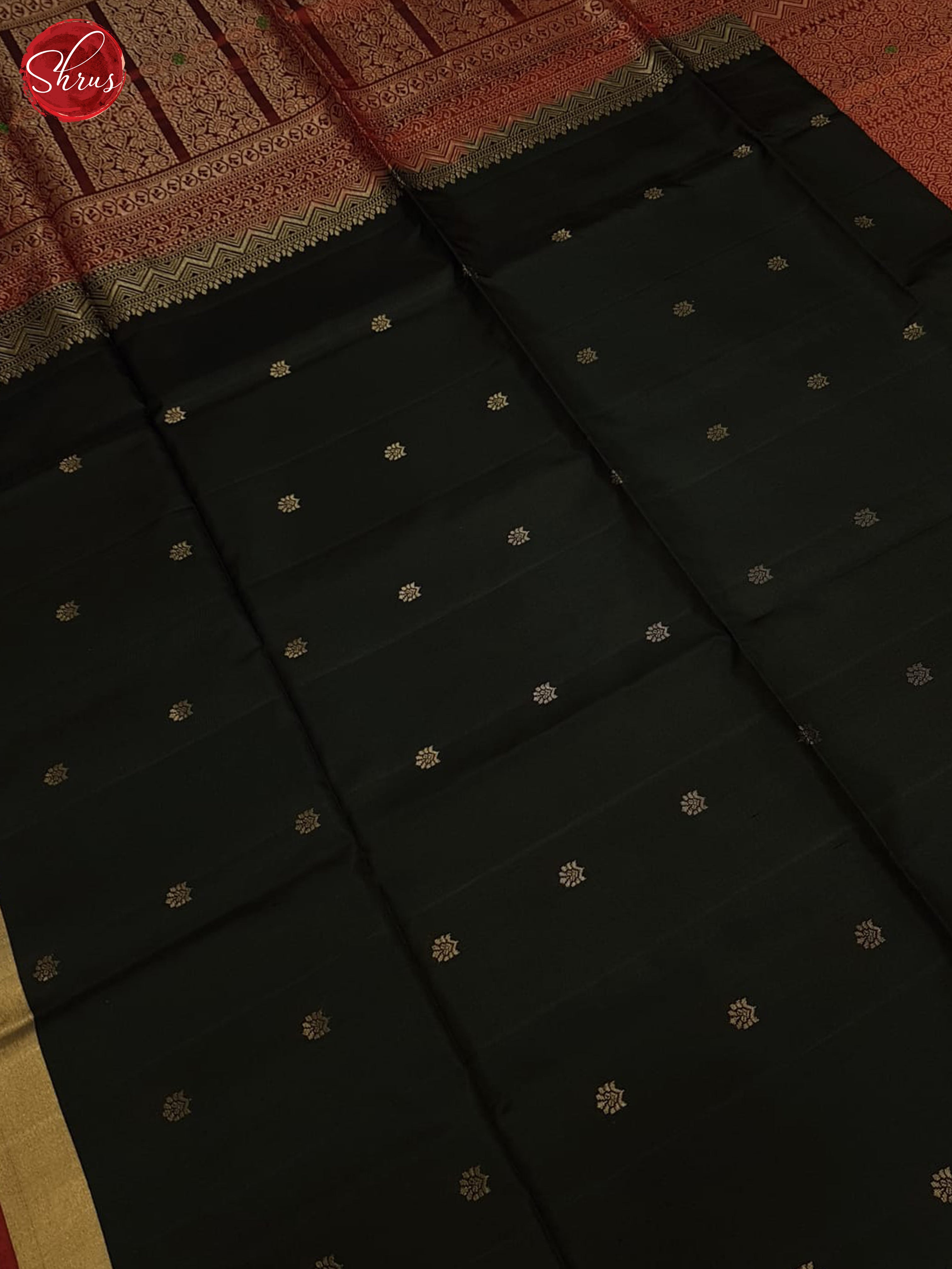 Black And Marron - Shop on ShrusEternity.com