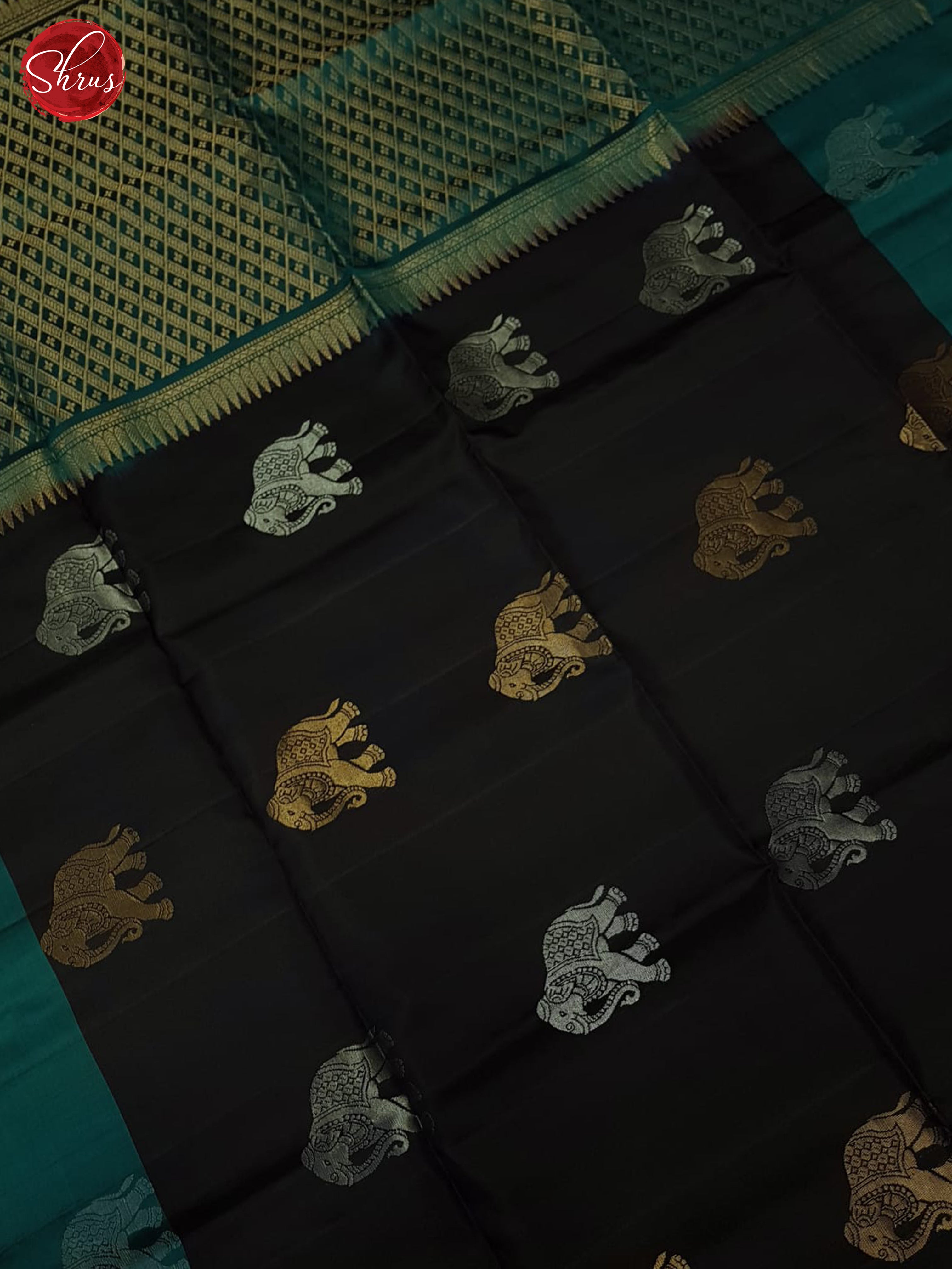 Black And Peacock Neck - Shop on ShrusEternity.com