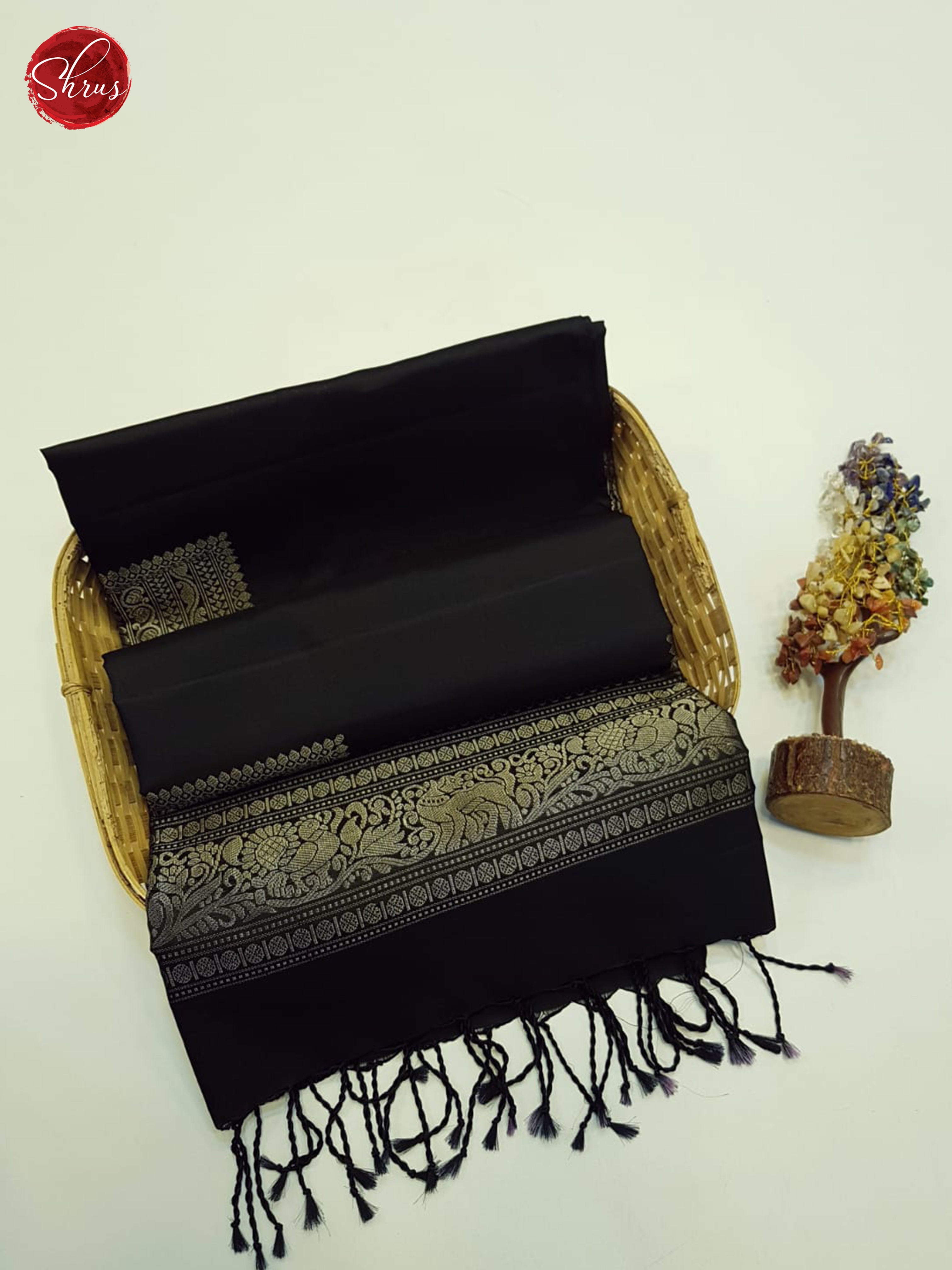 Black - Shop on ShrusEternity.com