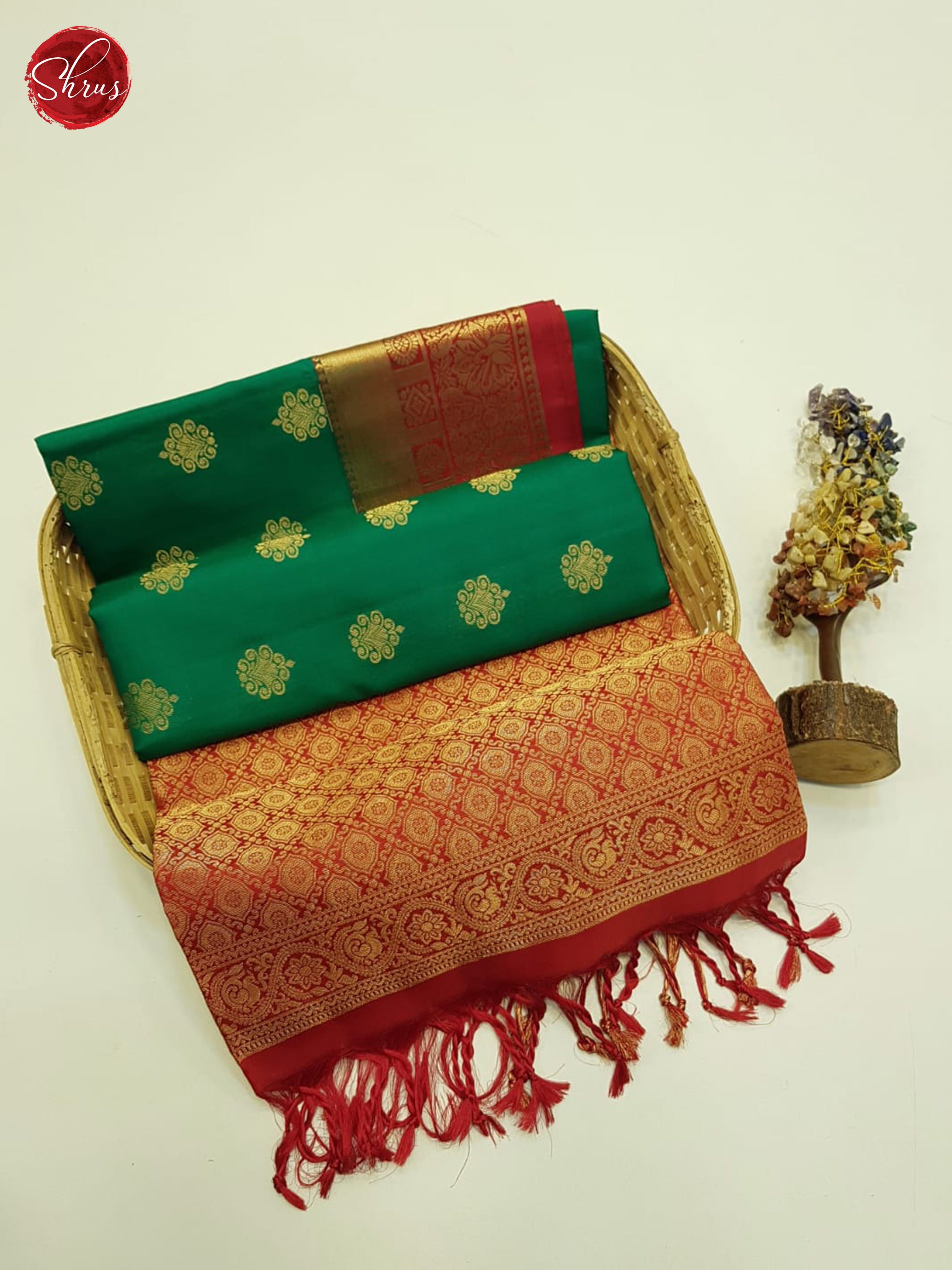 Green And Red - Shop on ShrusEternity.com