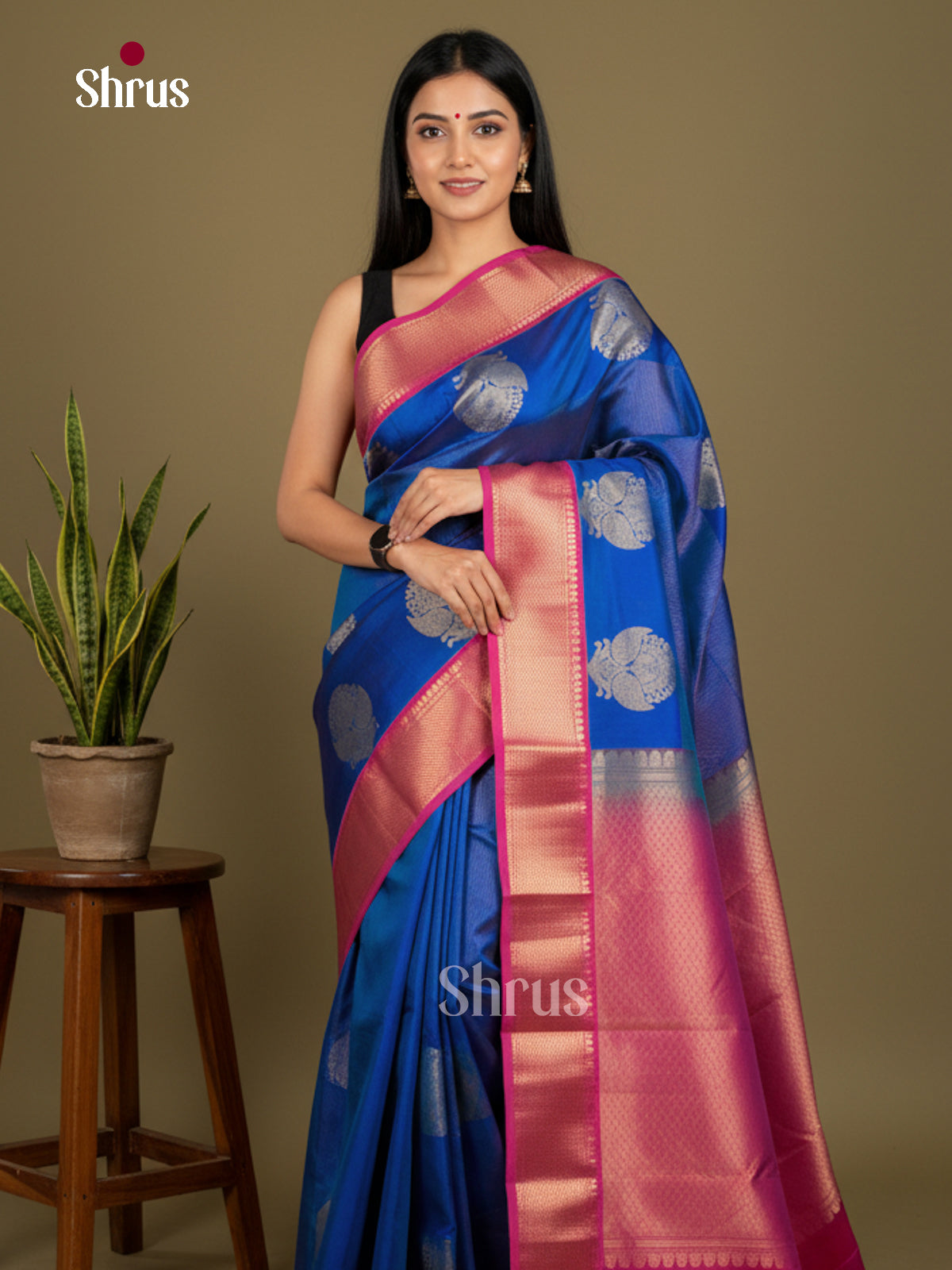 Buy Chic Blue Kanchipuram Saree with Paisley Motifs, Pink Kaddi Border & Brocade Pallu