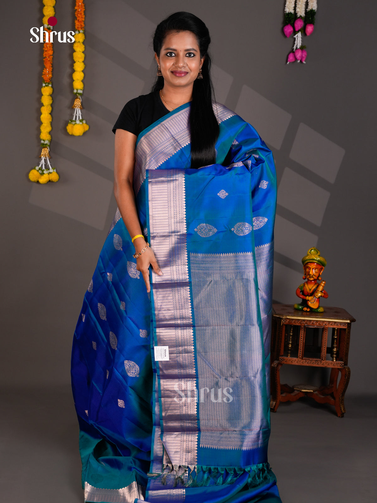 Buy Celestial Blue Kanchipuram Silk Saree with Zari Woven Floral Motifs & Brocade Pallu