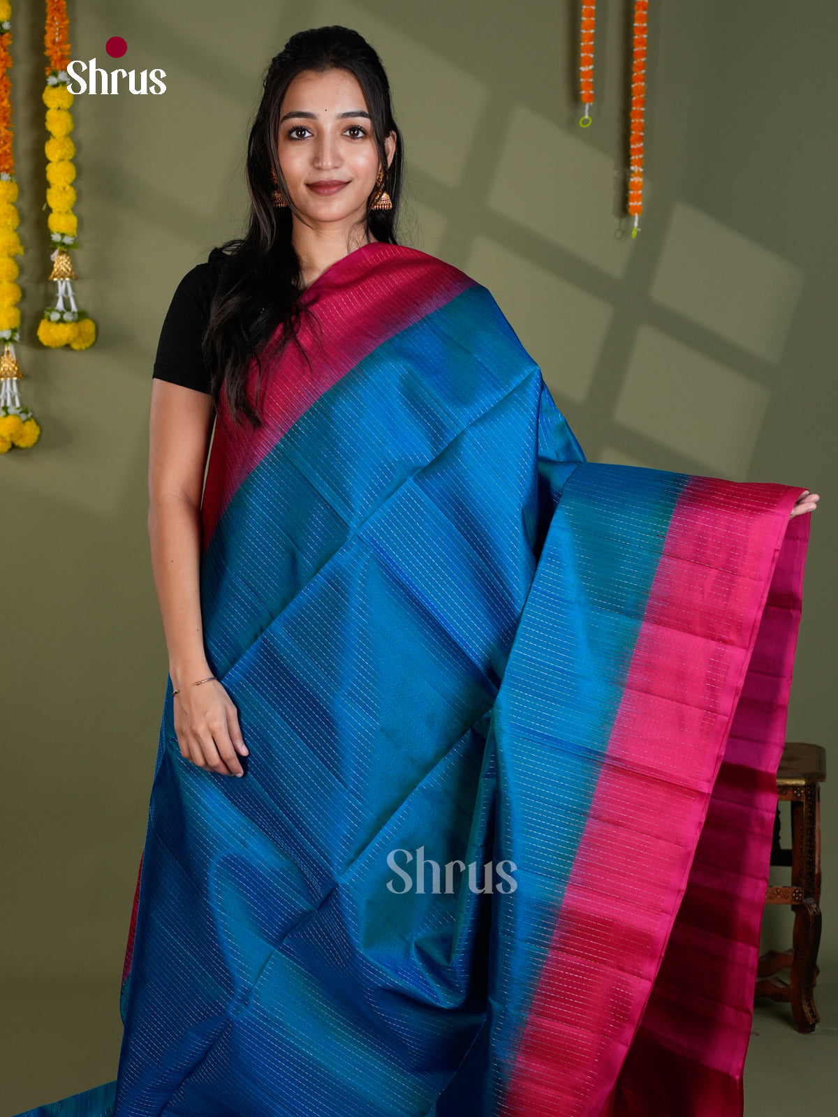 Buy Serene Blue Pure Soft Silk Saree With Dotted Lines & Pink Border & Brocade Pallu