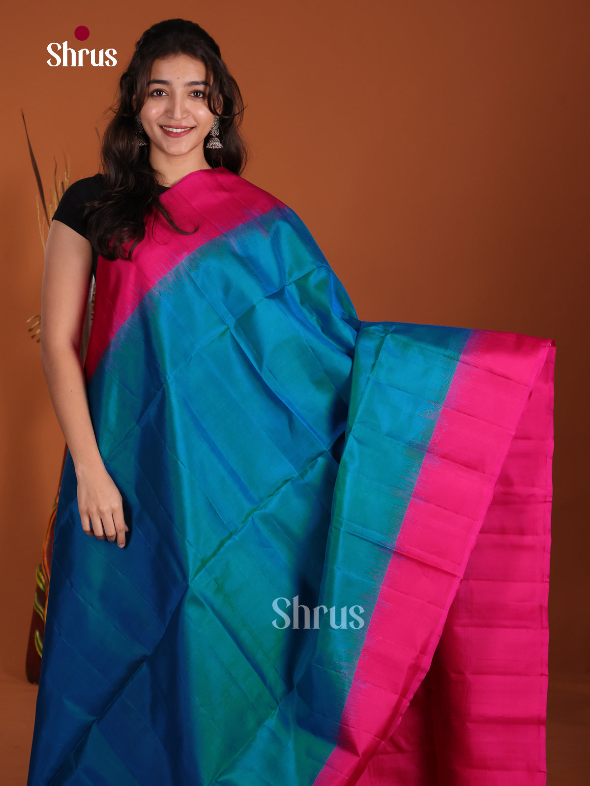 Buy Majestic Blue Soft Silk Sarees with Plain Body, Pink Border & Zari Floral Brocade Pallu