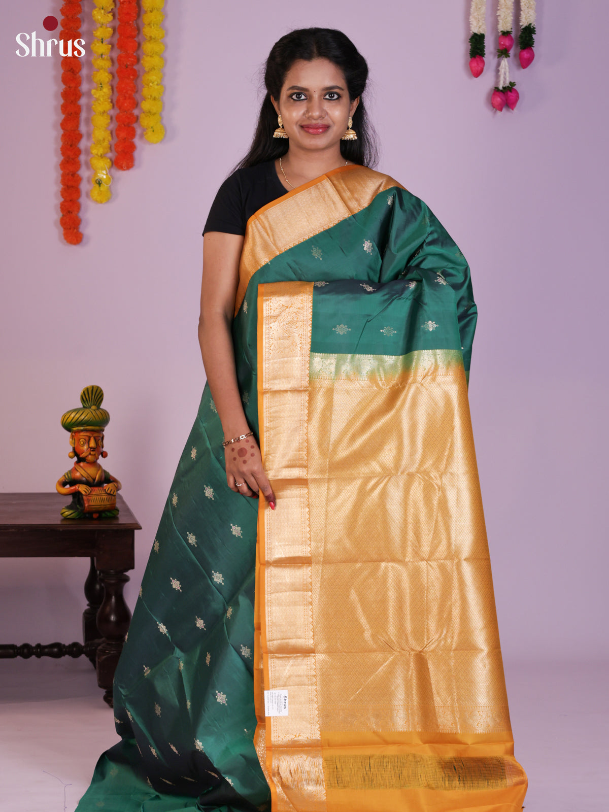 Buy Imperial Bottle Green Kanchipuram Silk Saree With Diamond Buttis, Mustard Zari Border & Brocade Pallu