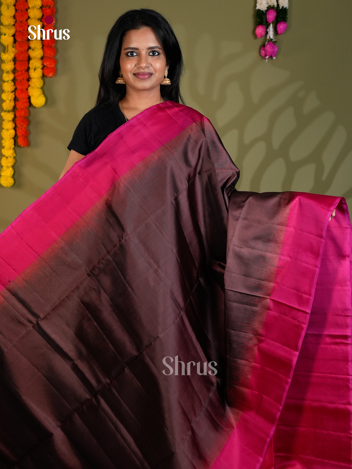 Buy Earthy Brown Pure Soft Silk Saree with Plain Body, Magenta Border & Zari Brocade Pallu