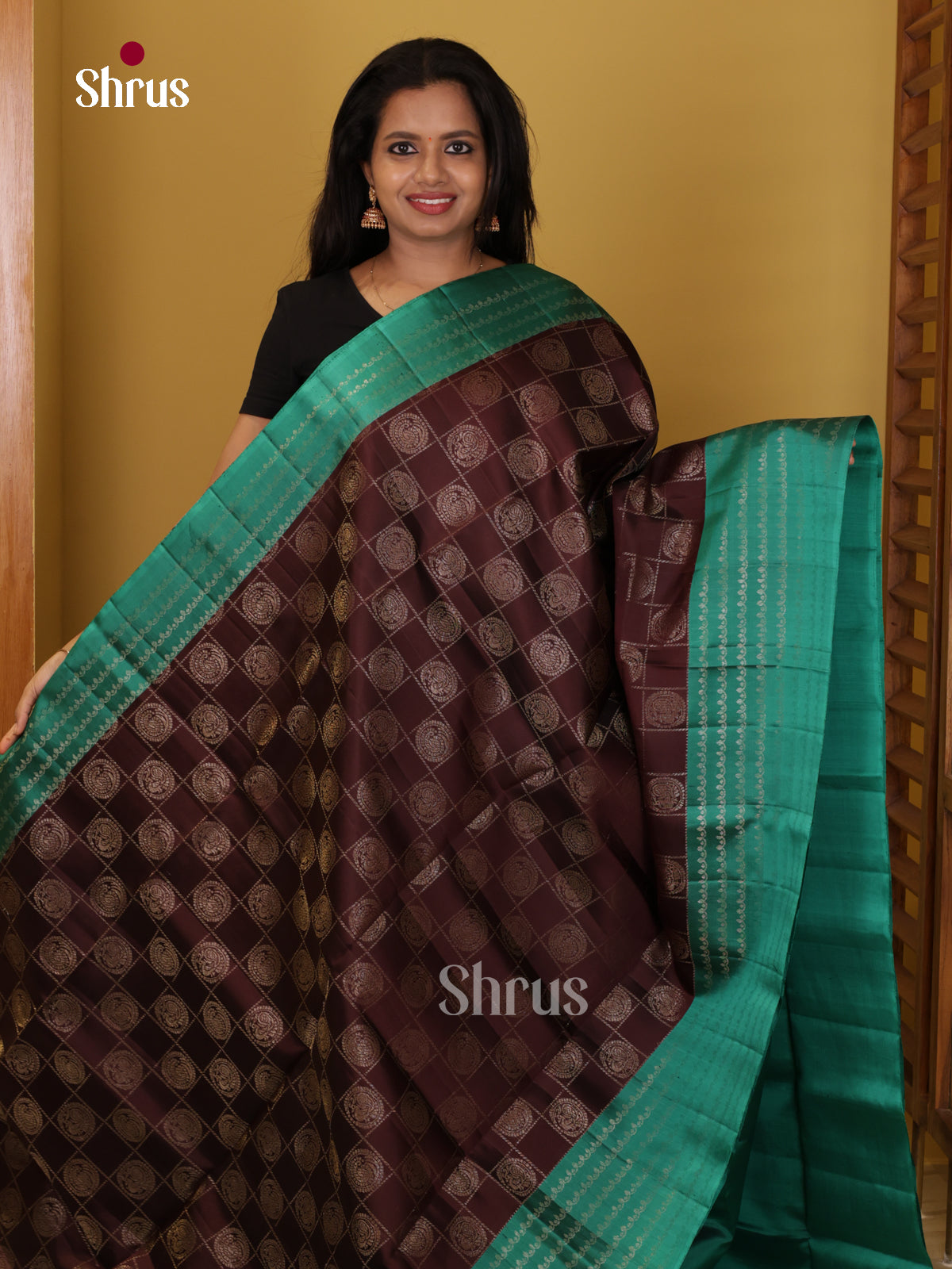 Buy Chic Brown Pure Soft Silk Saree with Zari Checks, Annapakshi Motifs & Teal Brocade Pallu