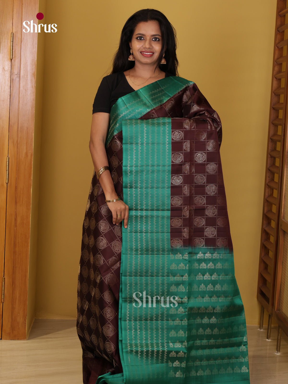 Buy Chic Brown Soft Silk Saree with Zari Checks, Annapakshi Motifs & Teal Brocade Pallu