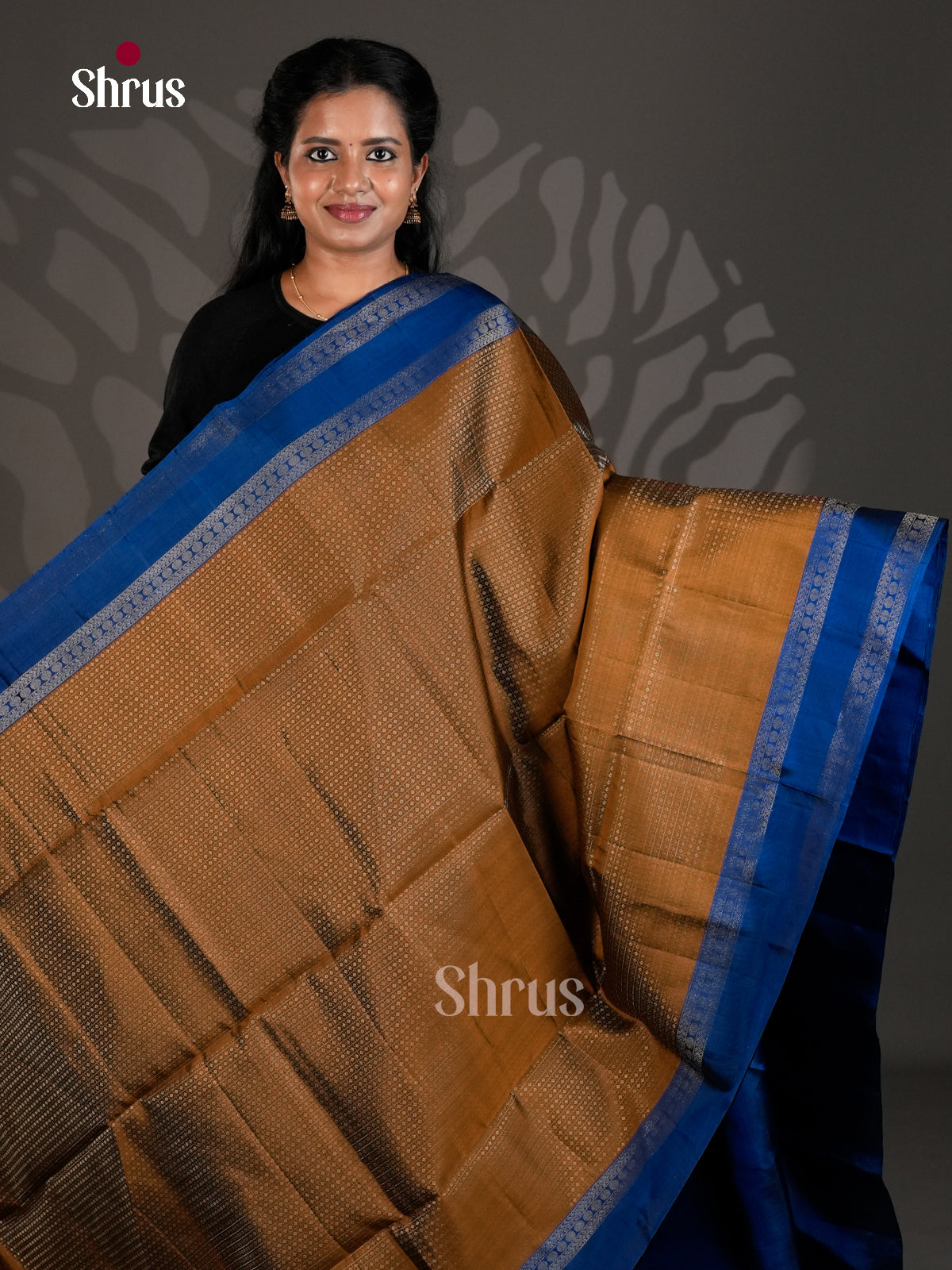 Buy Chic Brown Soft Silk Sarees With Intricate Self Weave Pattern, Blue Rettaipet Border & Brocade Pallu