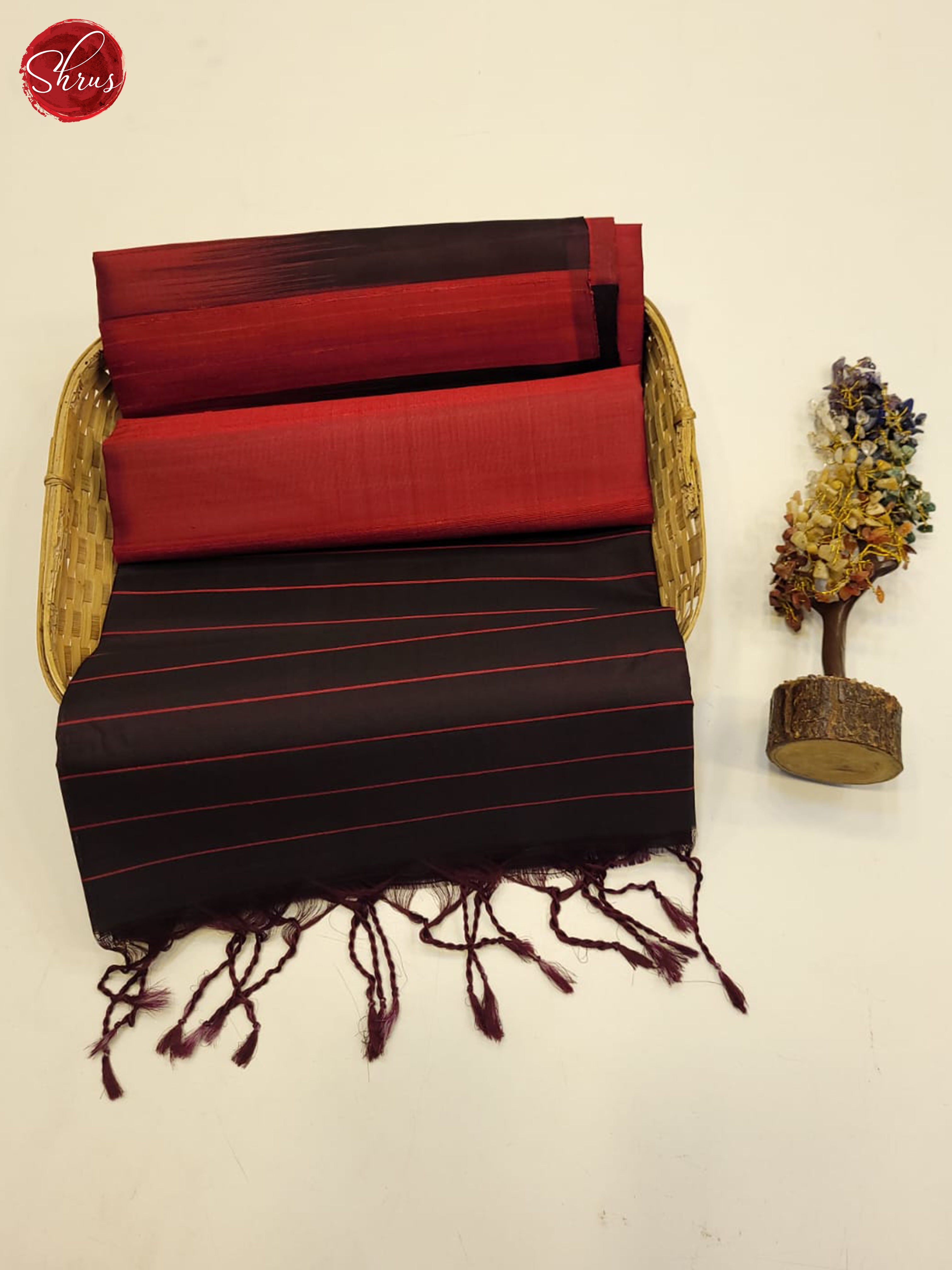 Red and black - Shop on ShrusEternity.com