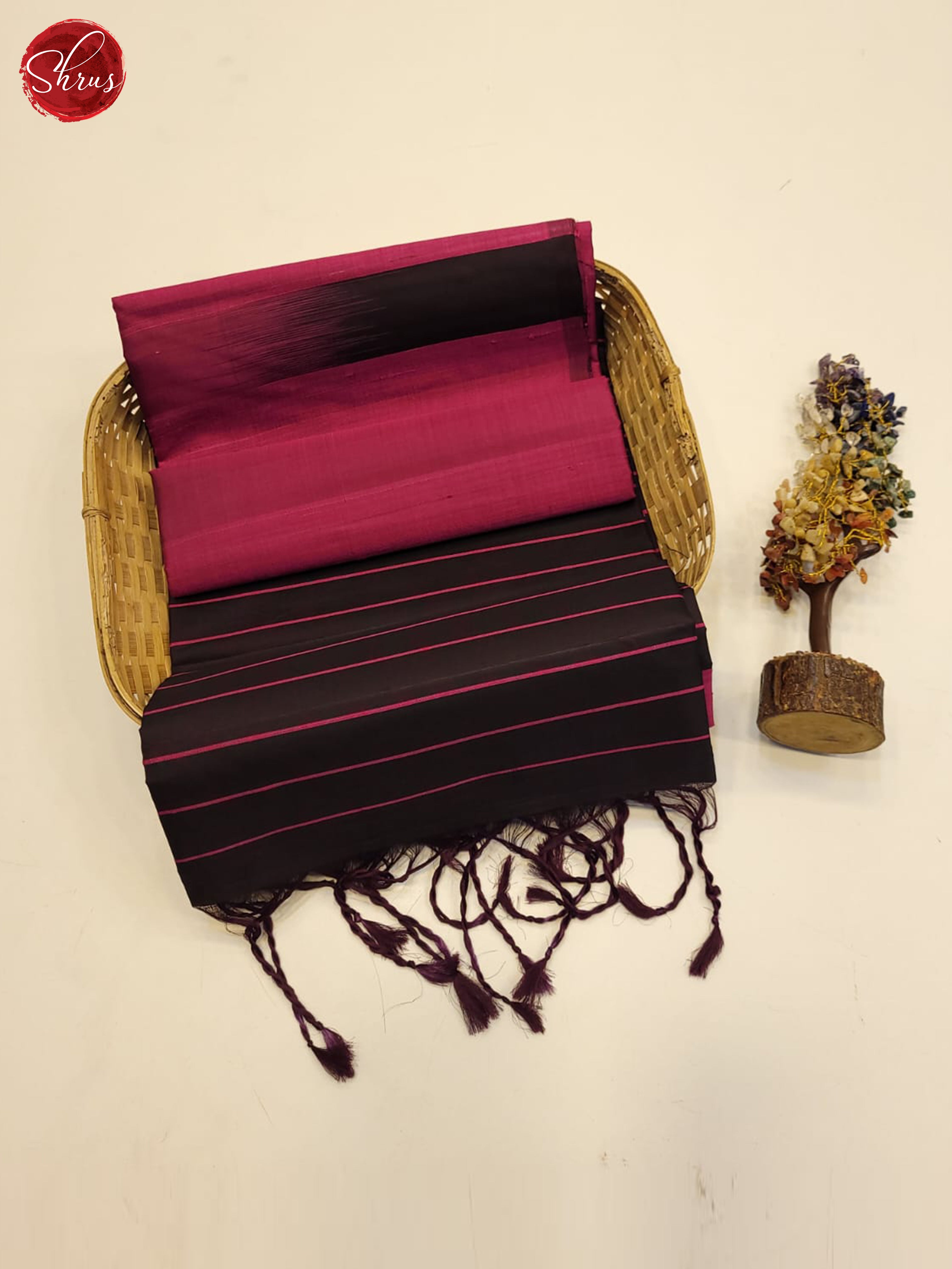 pink and black - Shop on ShrusEternity.com