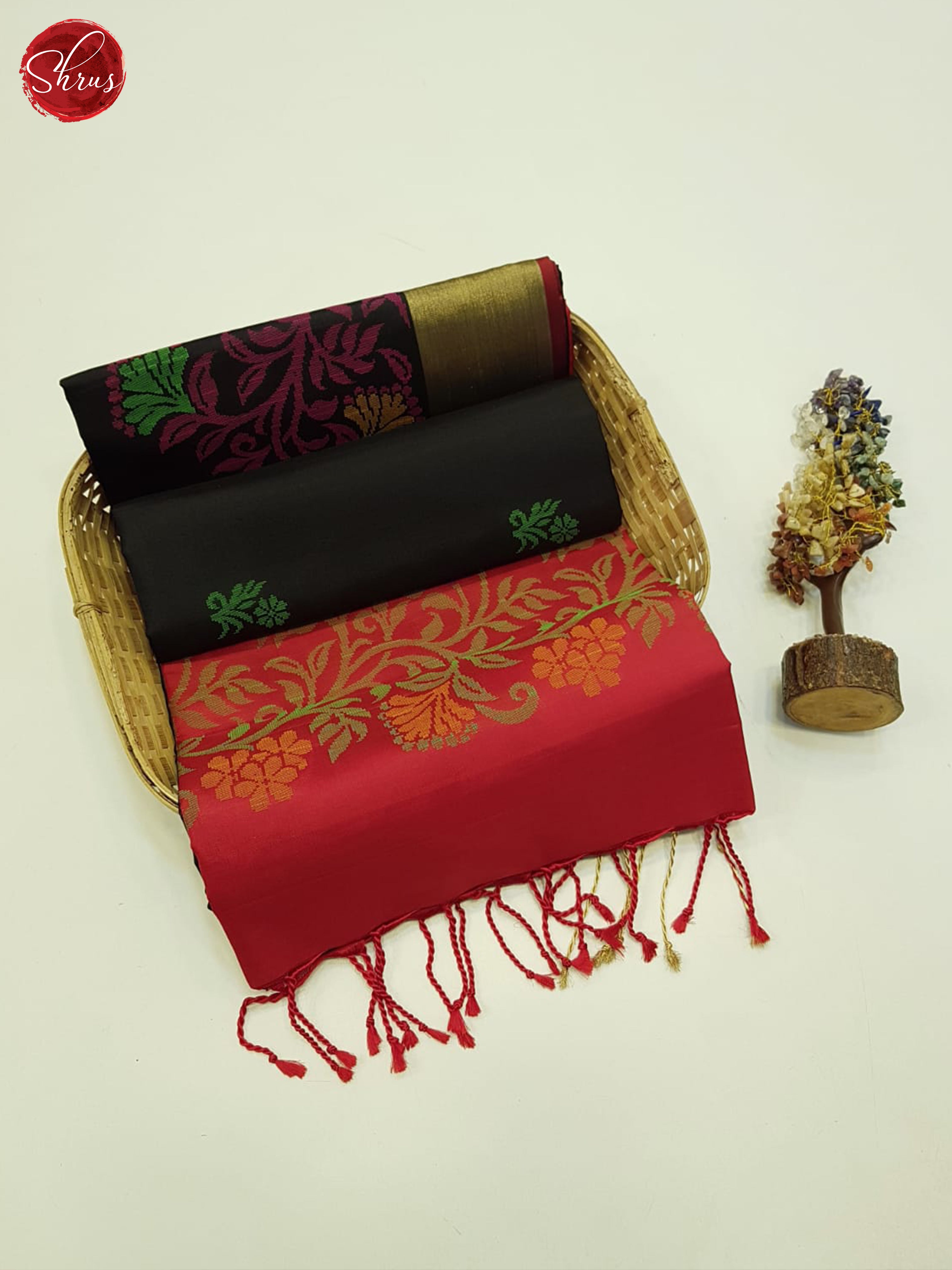 Black And Red - Shop on ShrusEternity.com