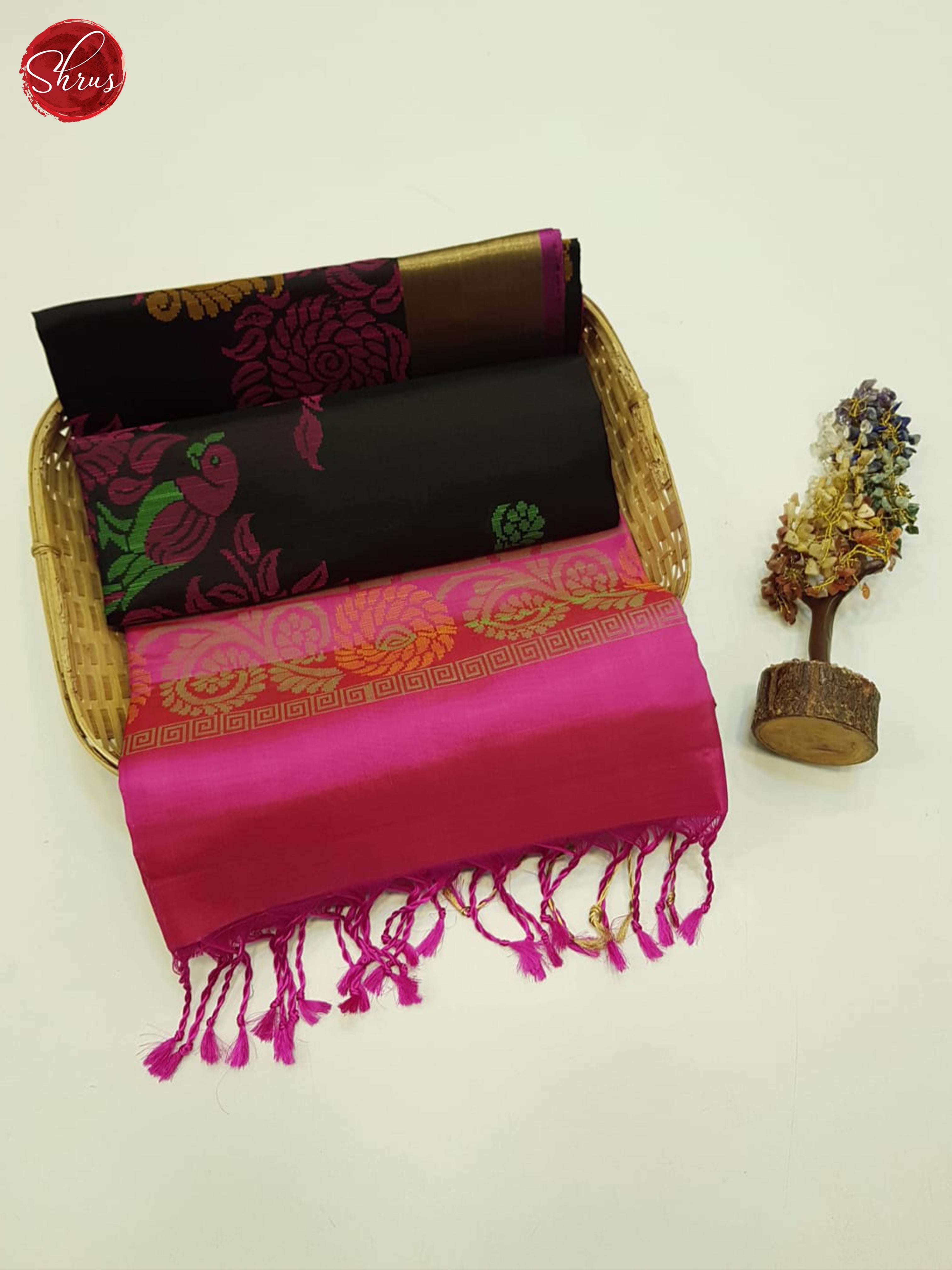 Black And Pink - Shop on ShrusEternity.com