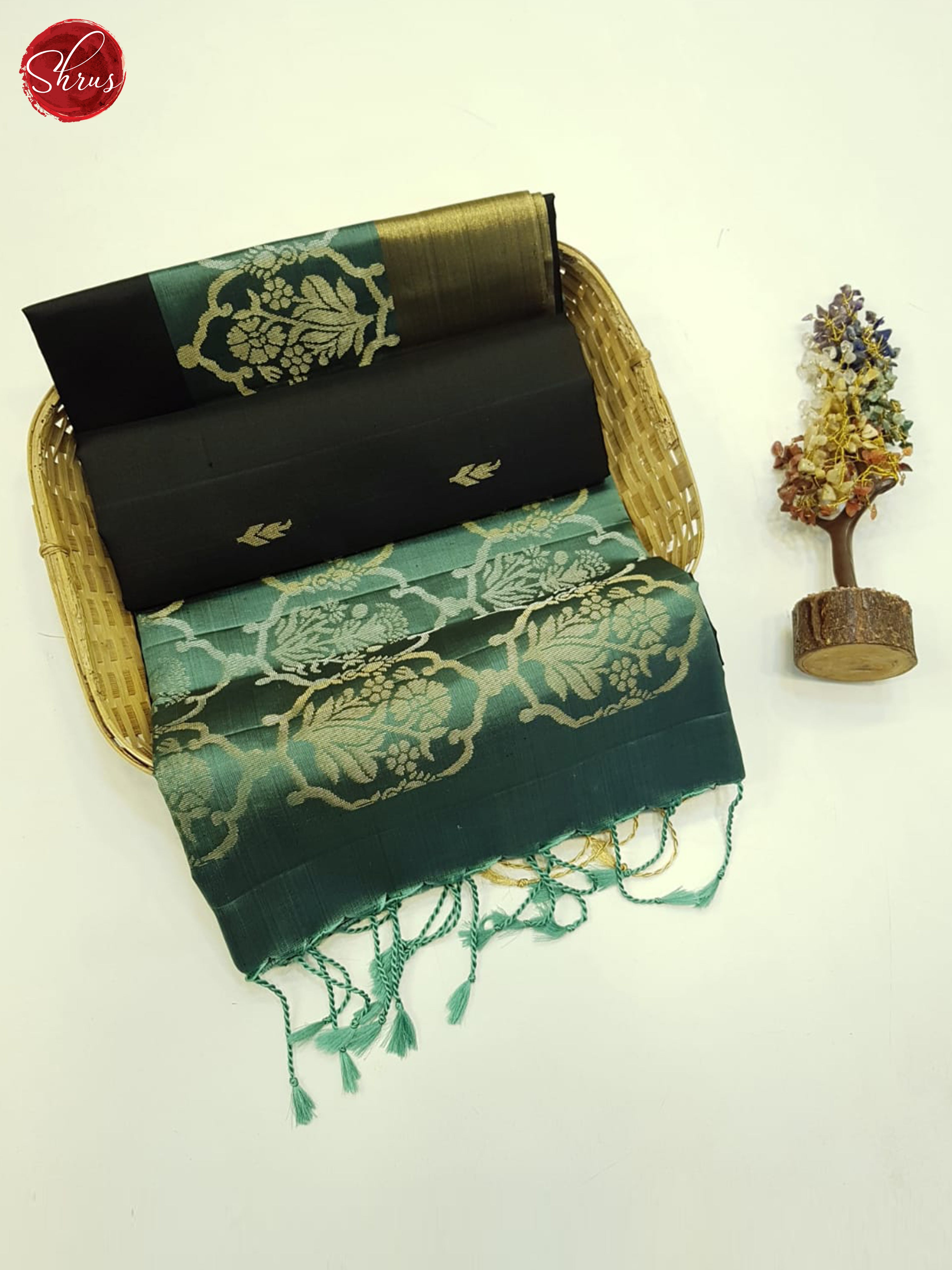 Black And Metallic Green - Shop on ShrusEternity.com