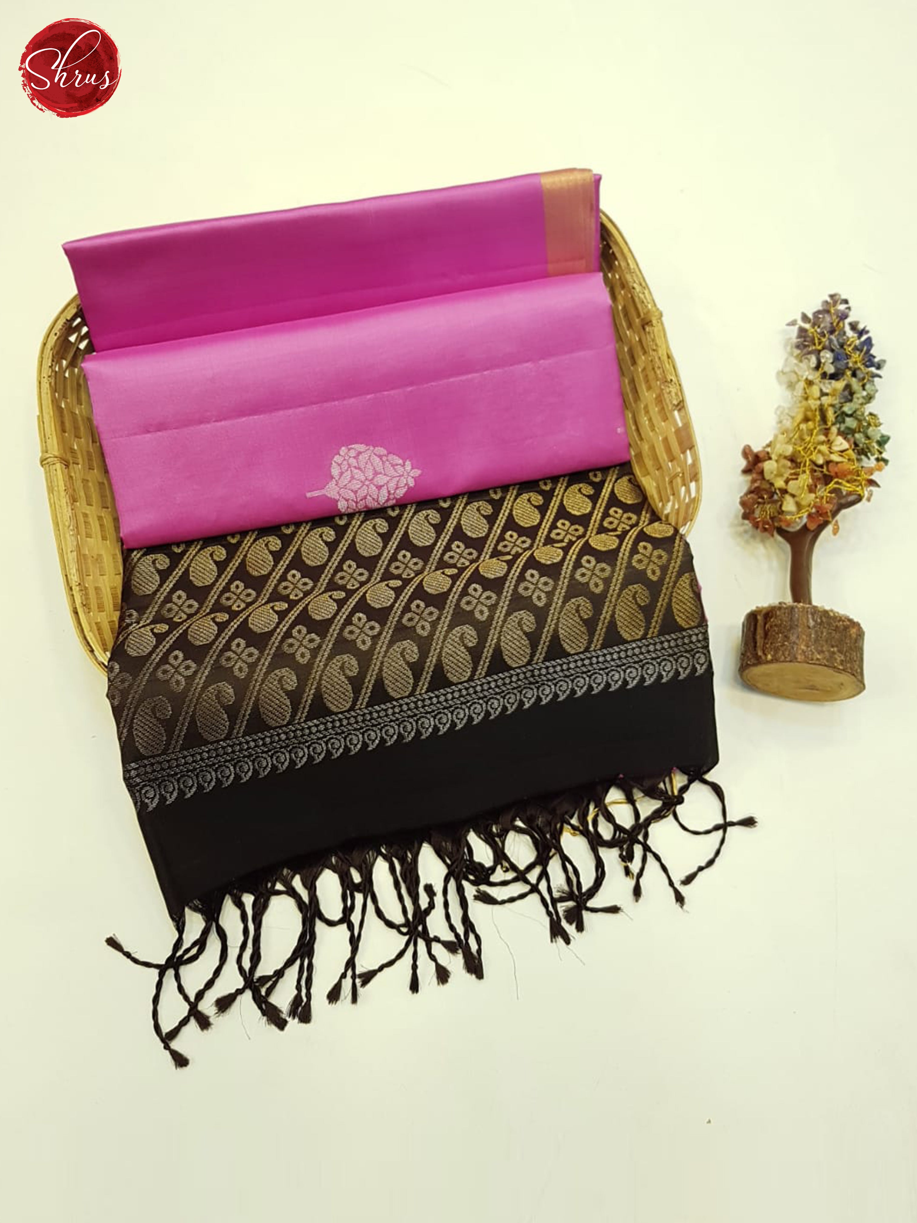 Pink And Black - Shop on ShrusEternity.com