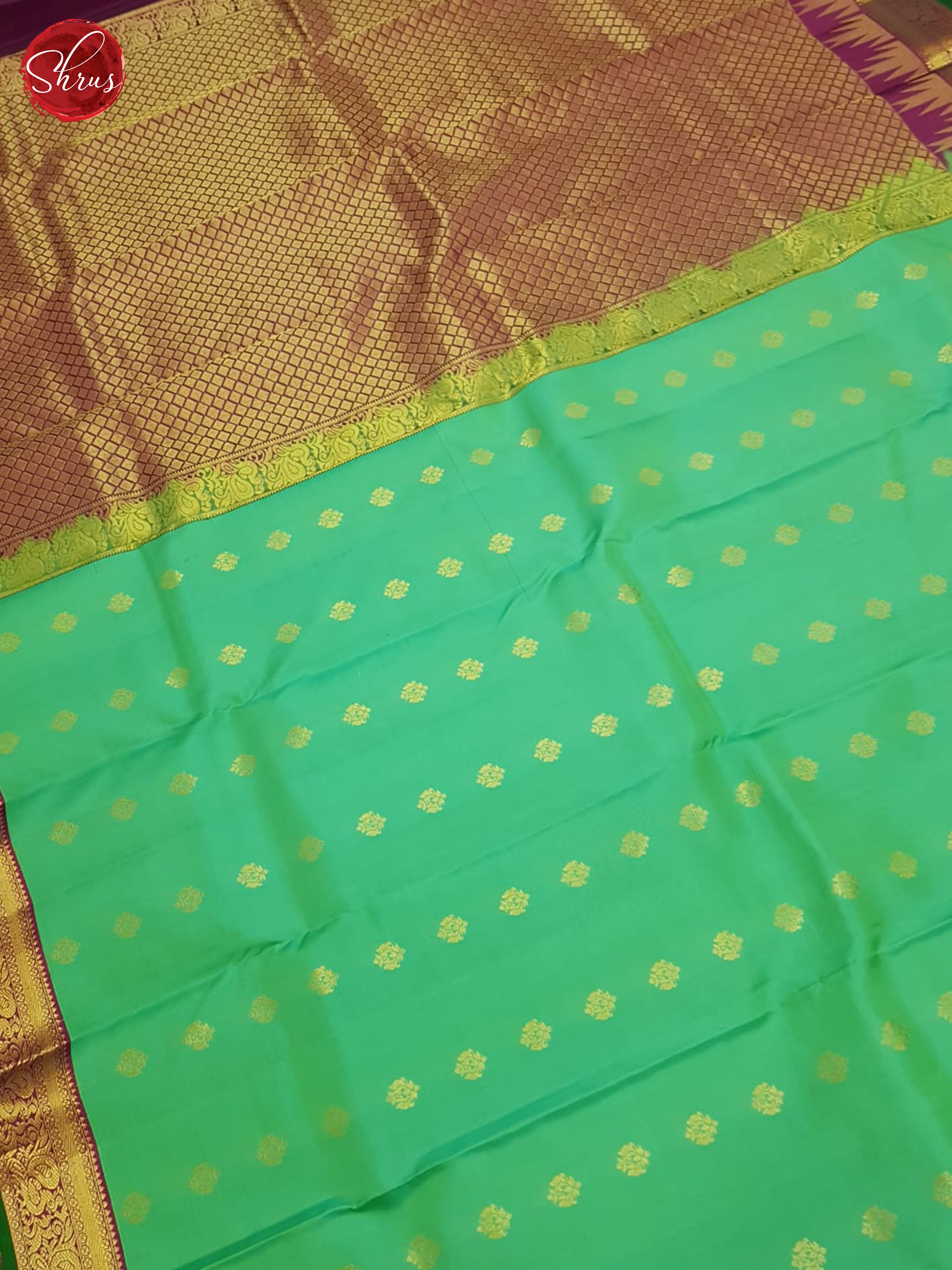 Bold Green And Maroon Kanchipuram Silk Saree With Zari Woven Floral Buttas-3
