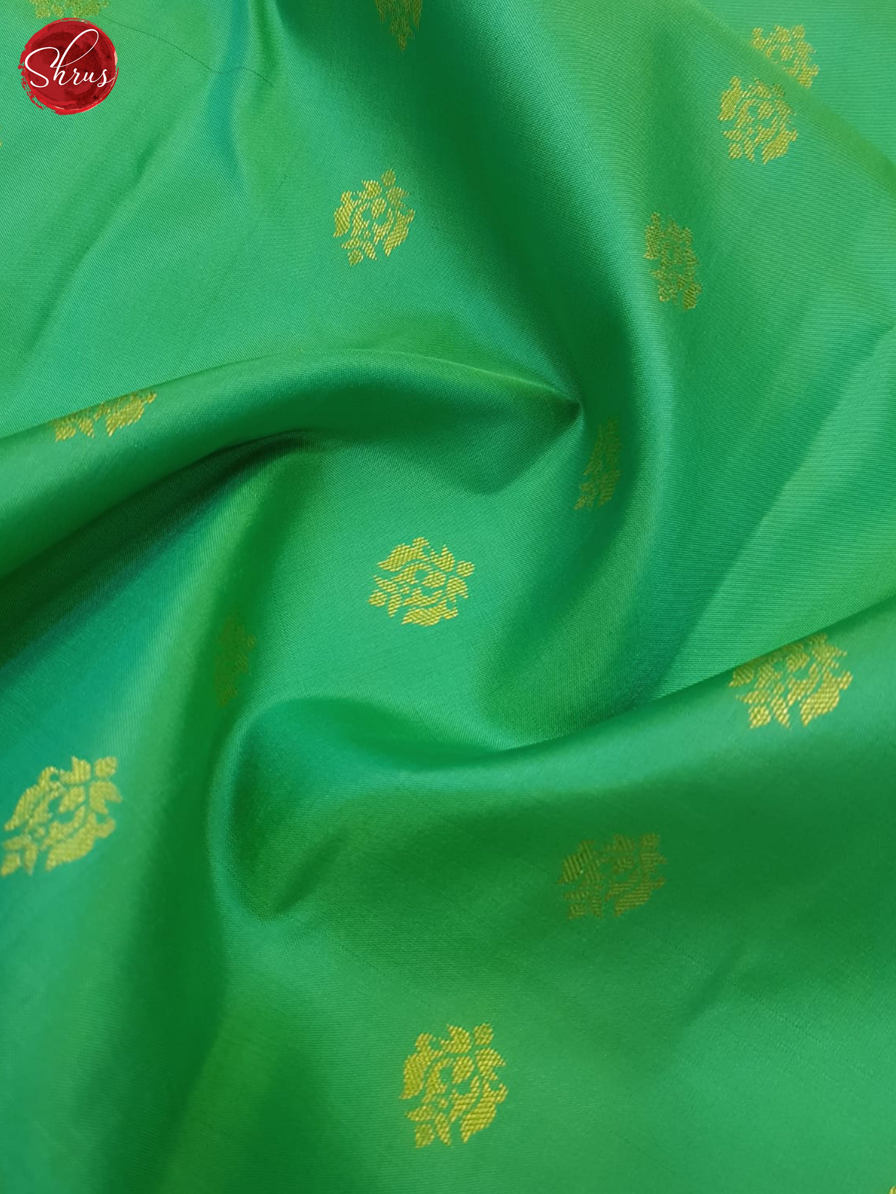Bold Green And Maroon Kanchipuram Silk Saree With Zari Woven Floral Buttas-4