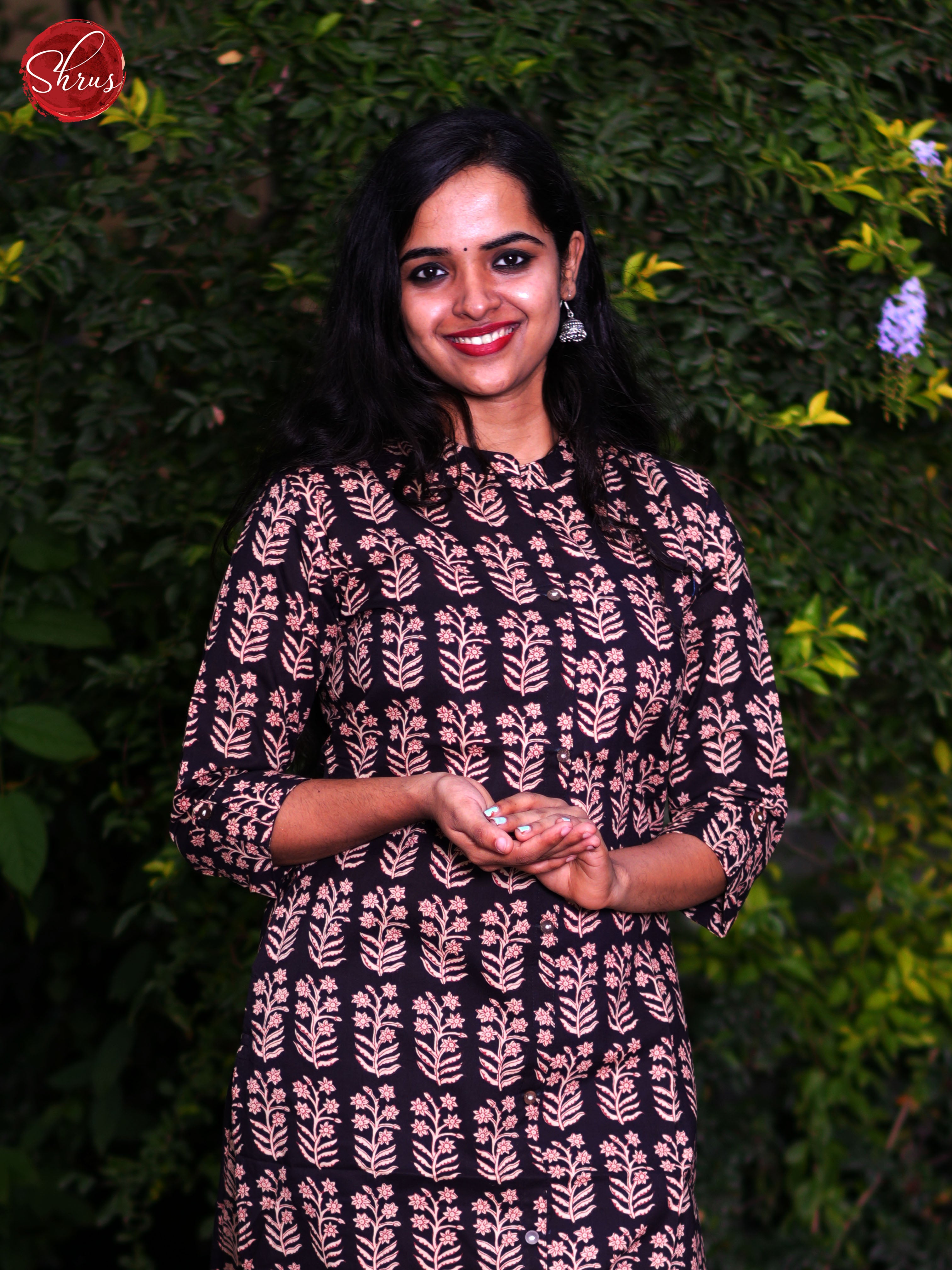 Black -Casual Printed Readymade Kurti - Shop on ShrusEternity.com