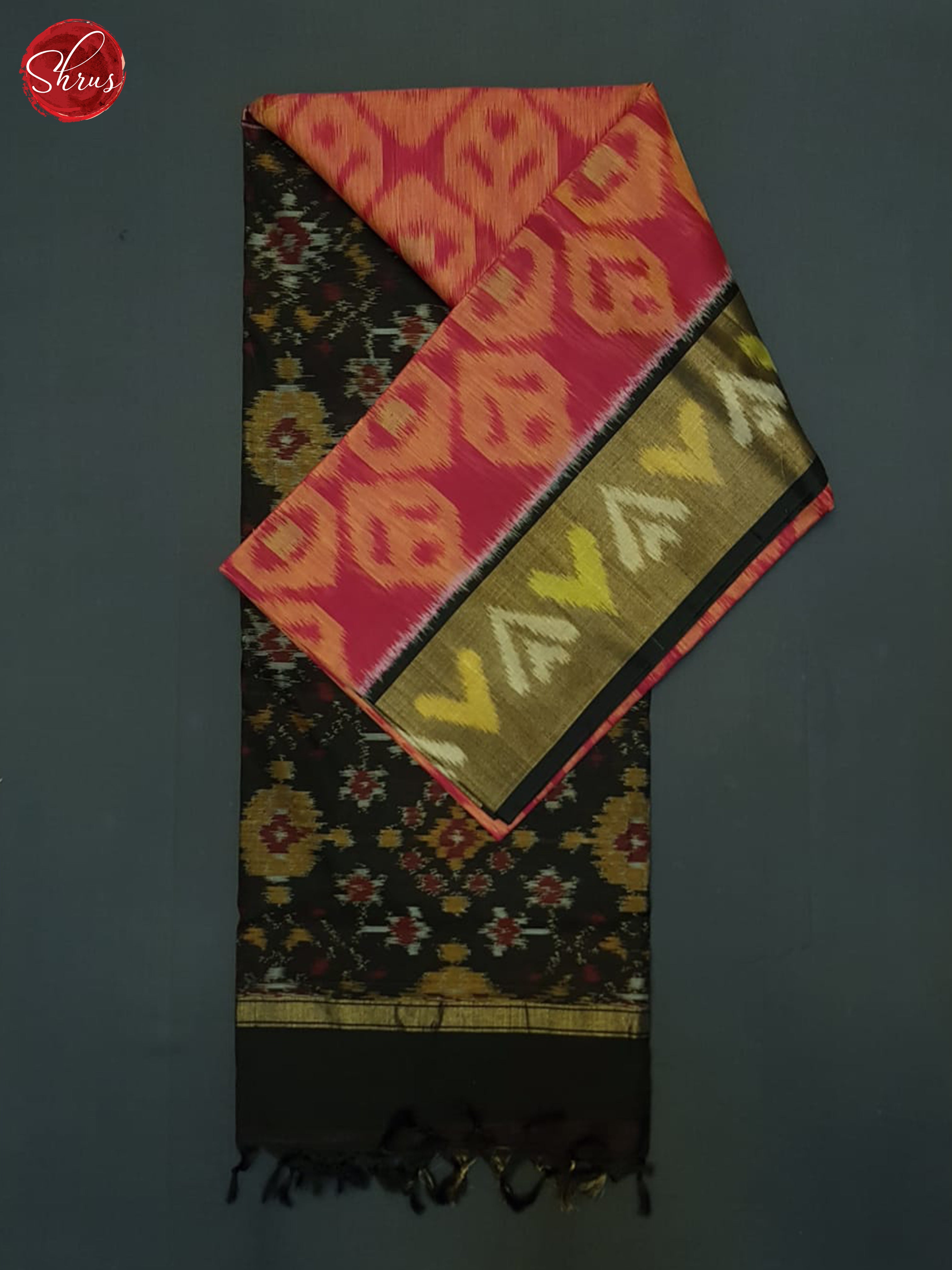 Pink And Black- Pochampally Silk Cotton Saree - Shop on ShrusEternity.com