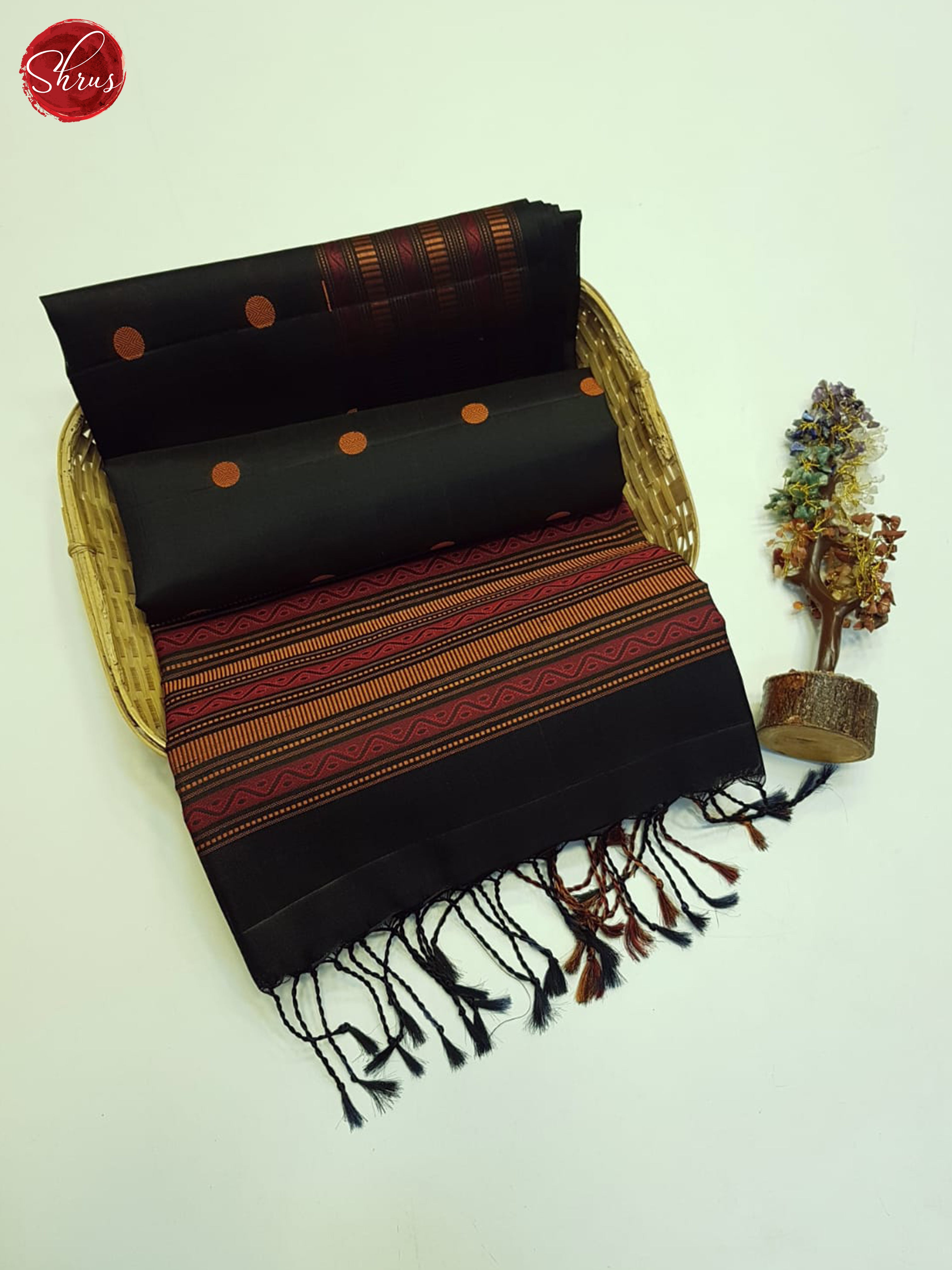 Black(Single tone)-Soft silk saree - Shop on ShrusEternity.com