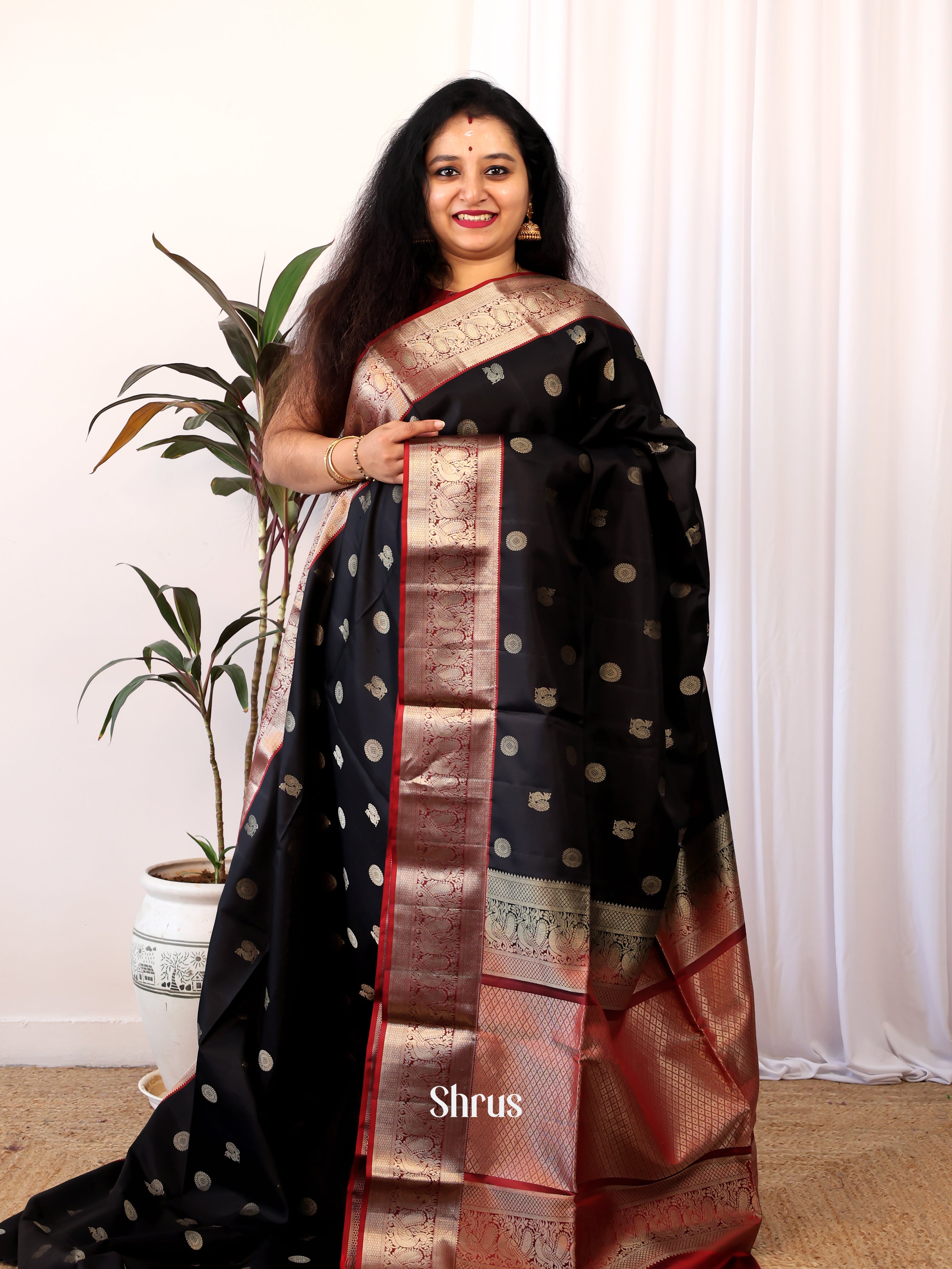 Black And Araku Maroon- Soft Silk Saree - Shop on ShrusEternity.com